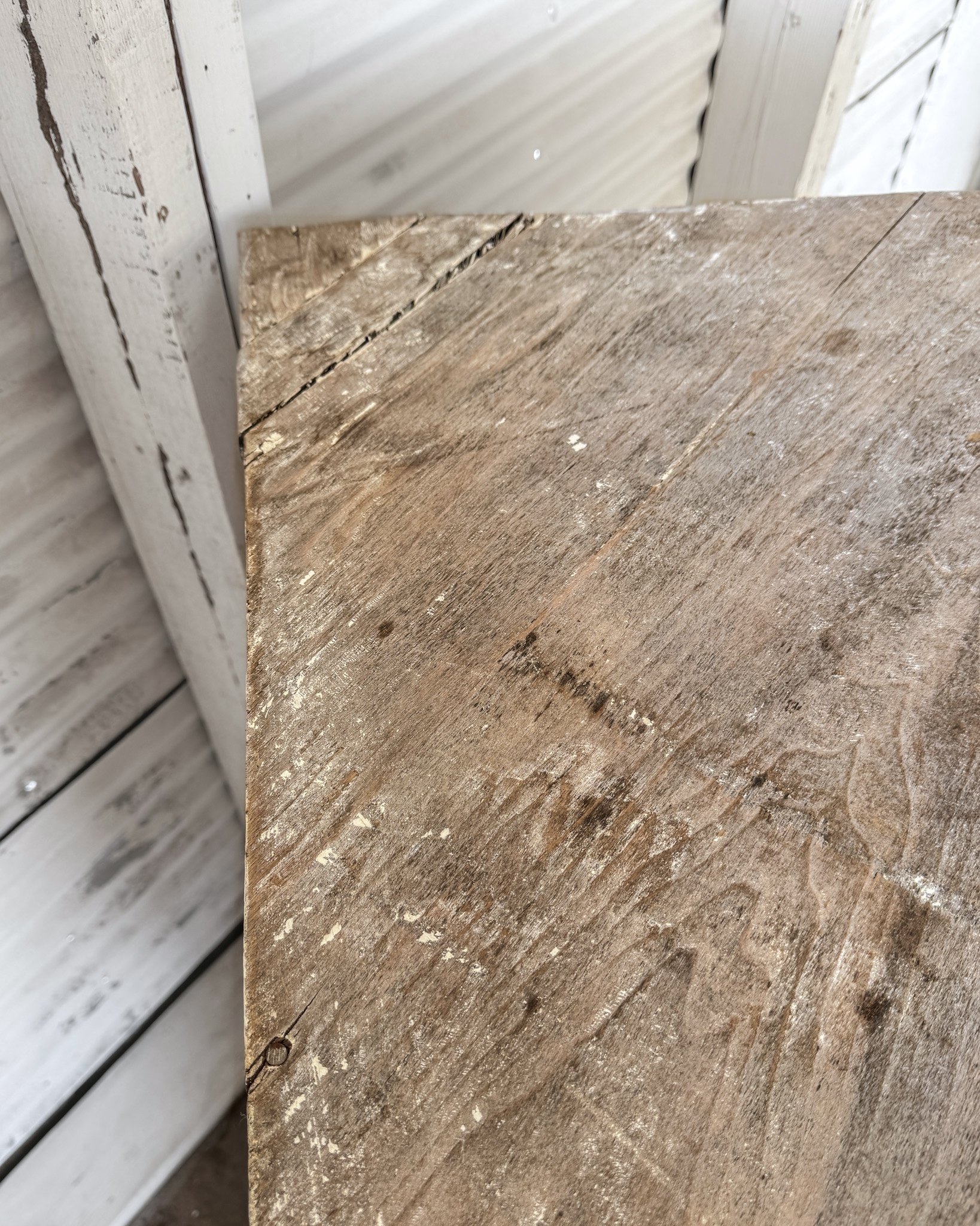 Dry-Scraped 18th c. Swedish Gustavian Corner Cabinet