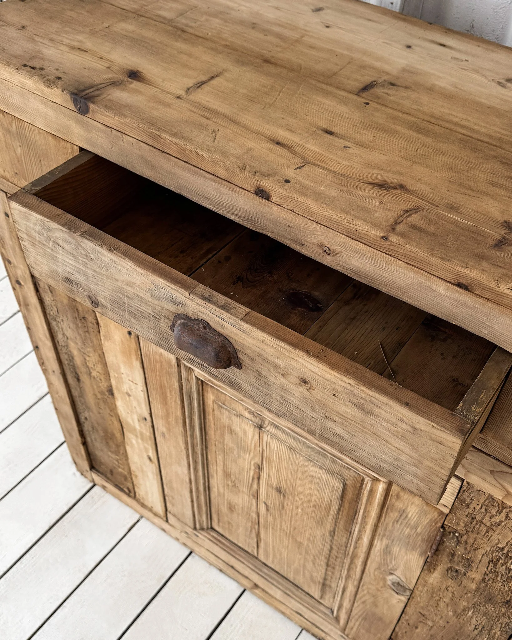 Rustic Pine Alpine Cabinet with Single Drawer