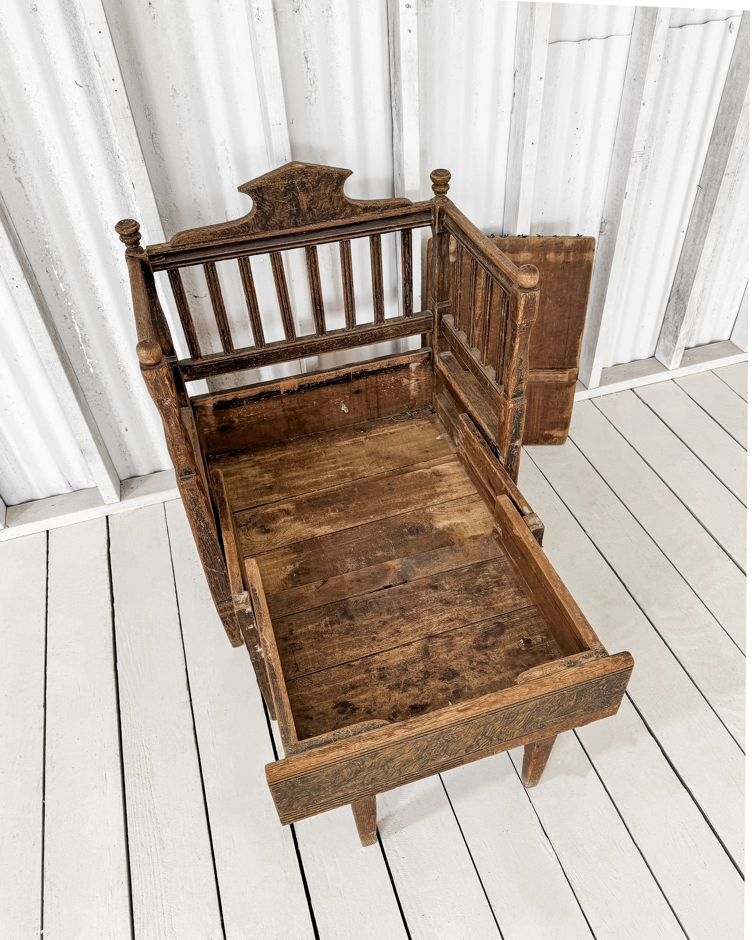 18th Century Swedish Kistsäng | Box Chair with Pull-Out Bed