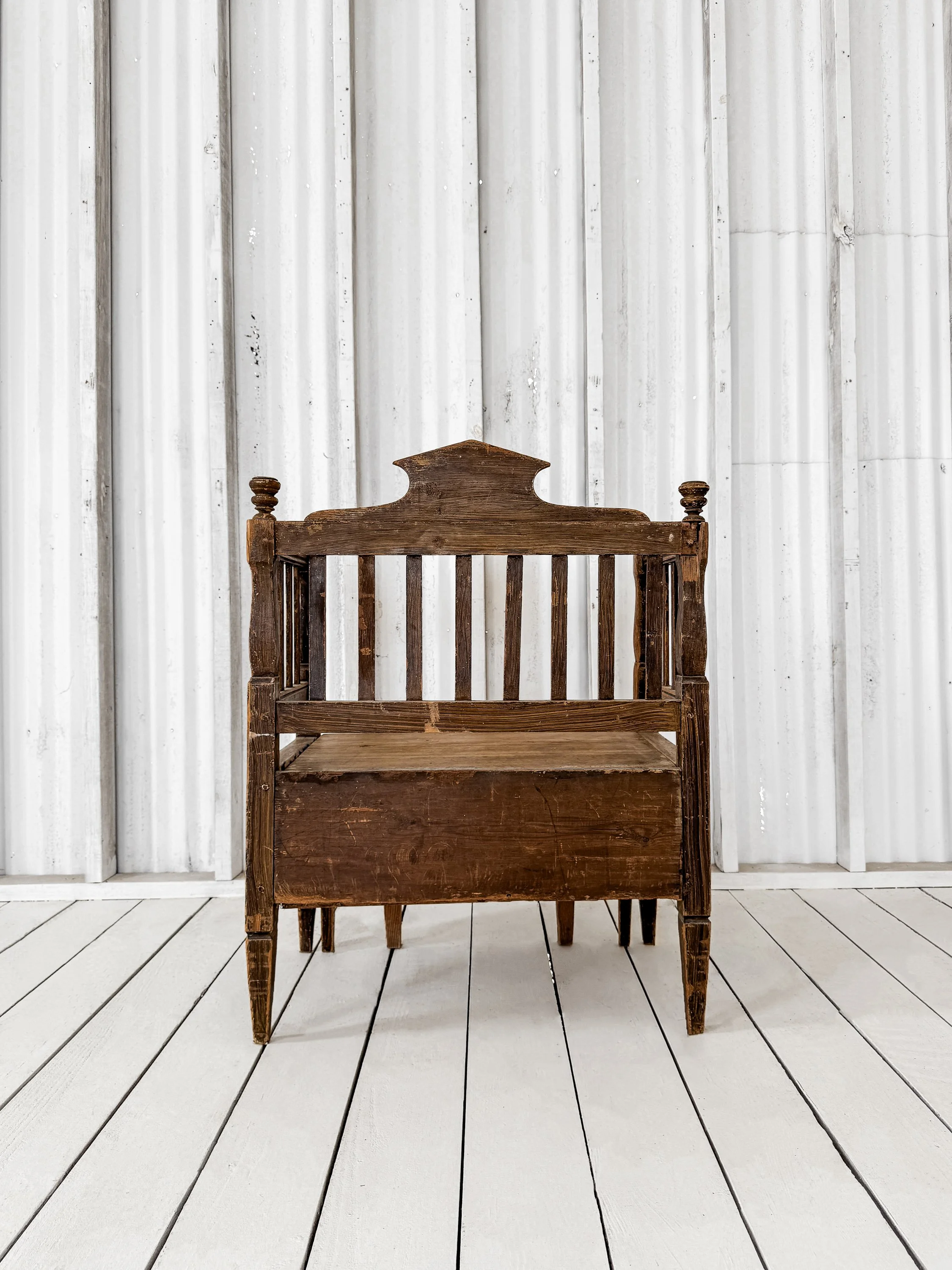 18th Century Swedish Kistsäng | Box Chair with Pull-Out Bed