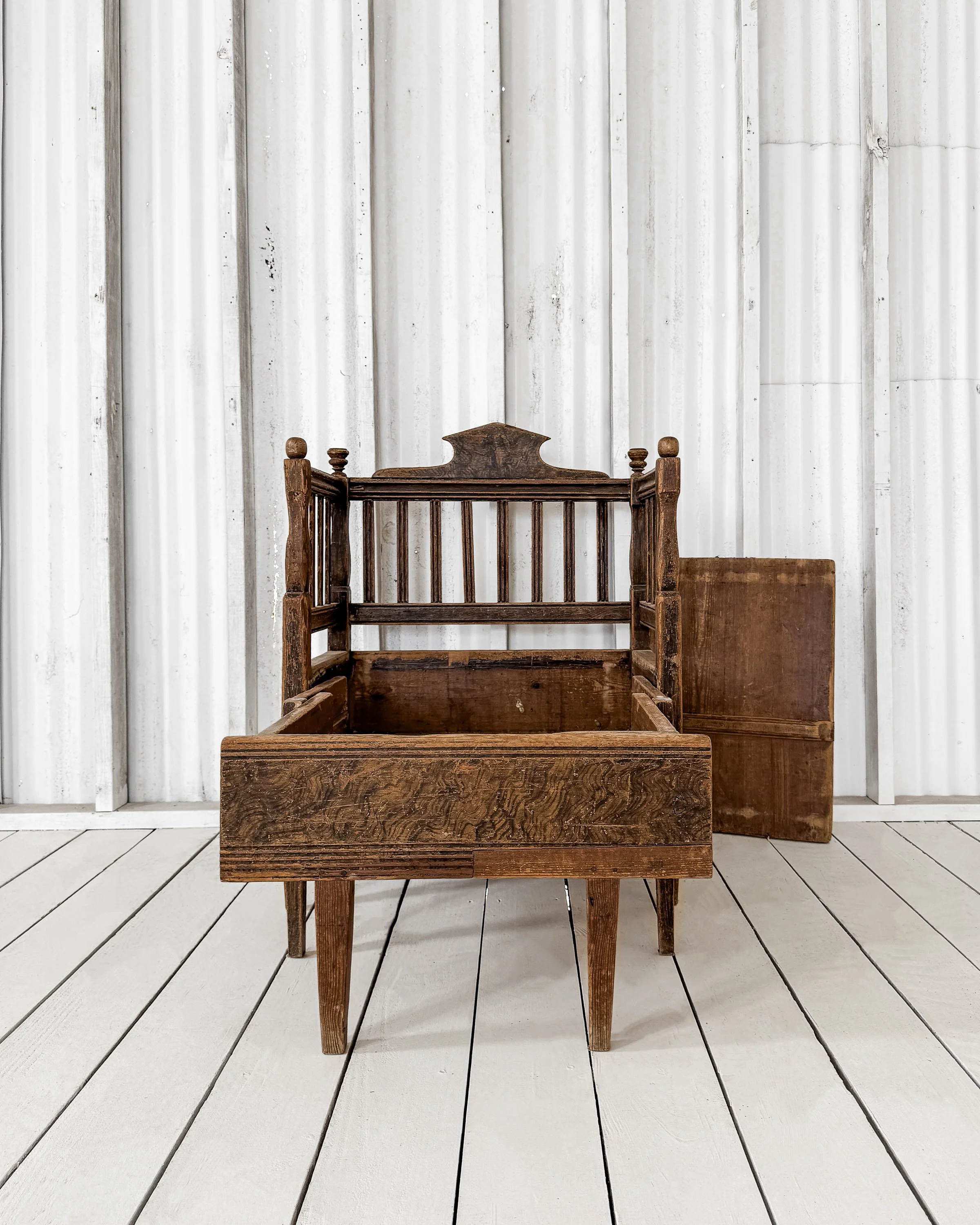 18th Century Swedish Kistsäng | Box Chair with Pull-Out Bed