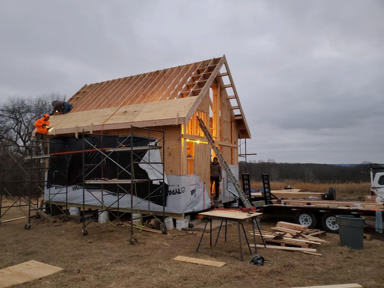 Tiny House building 03.jpeg