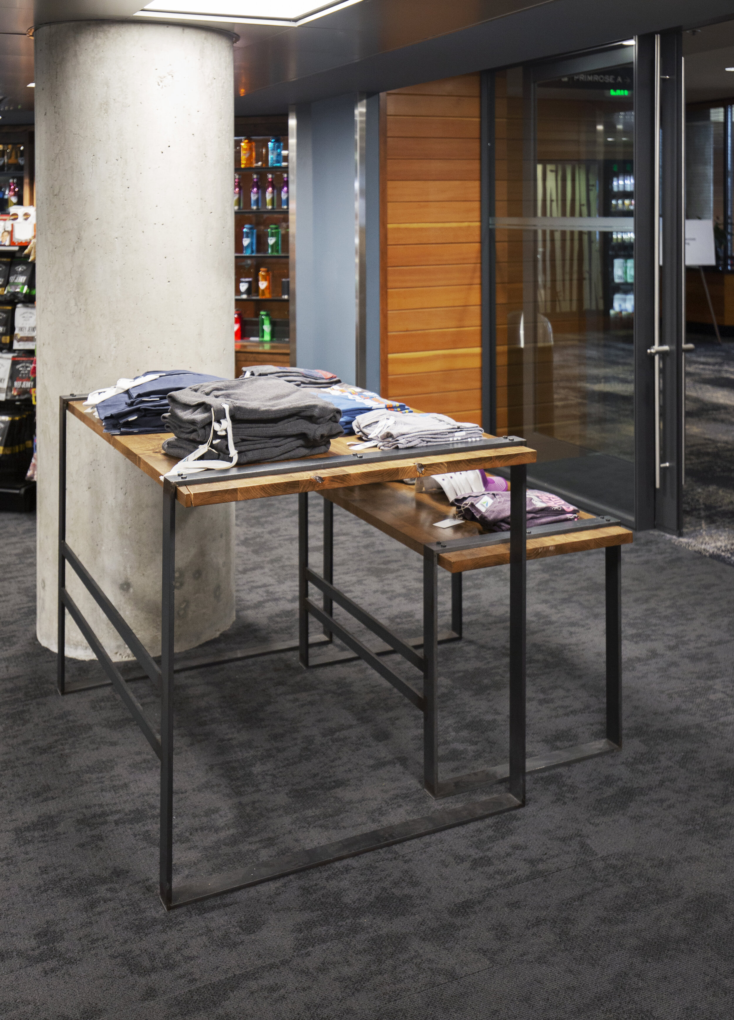 21_custom-tables-park-city.jpg