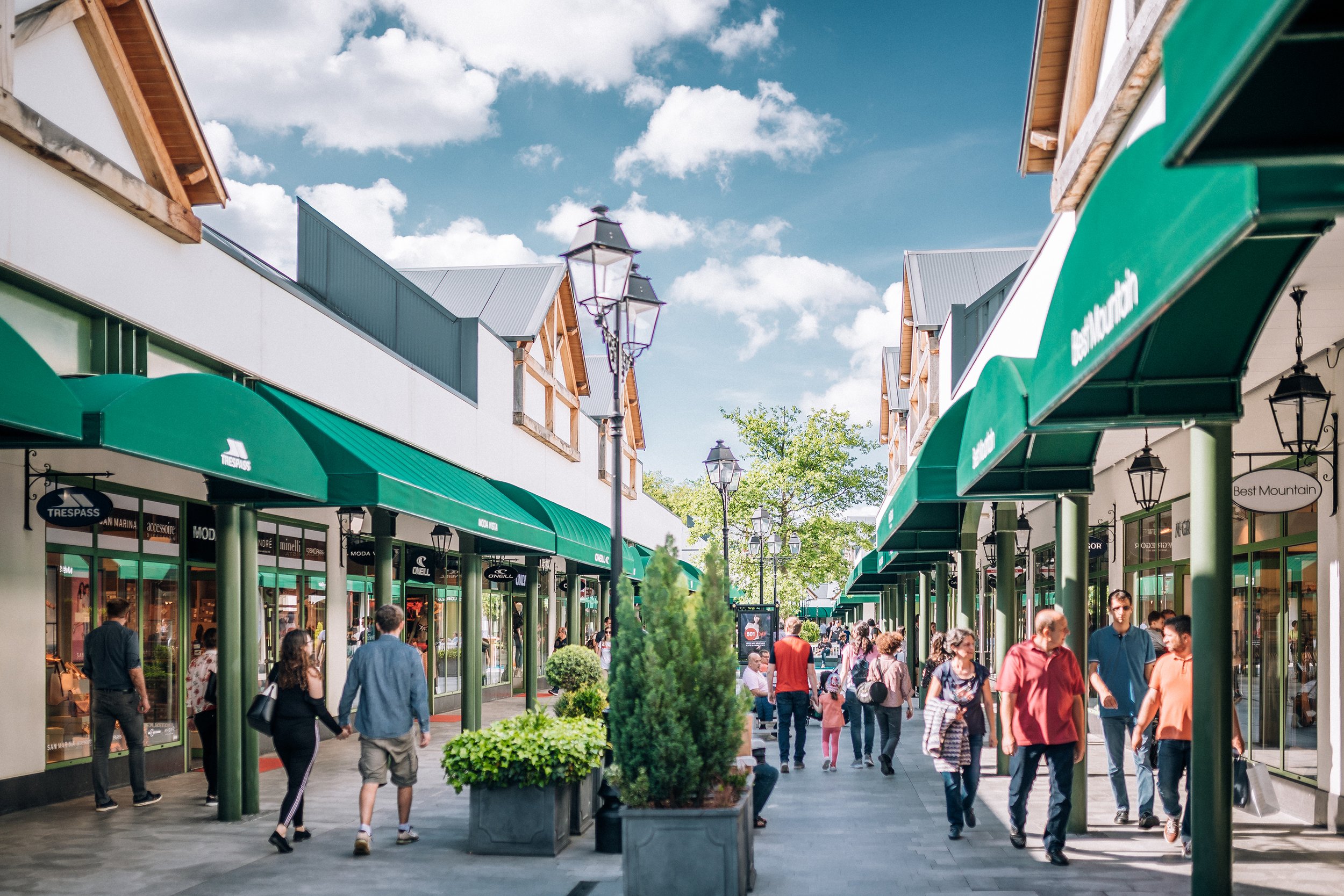Designer Outlet Luxembourg — ROS Retail Outlet Shopping