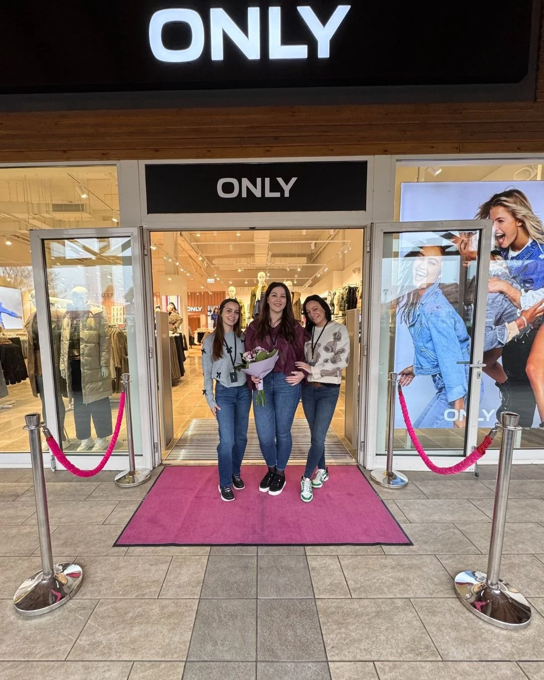 🛍️𝗢𝗡𝗟𝗬 𝗼𝗽𝗲𝗻𝘀 𝗶𝘁𝘀 𝗳𝗶𝗿𝘀𝘁 𝗛𝘂𝗻𝗴𝗮𝗿𝗶𝗮𝗻 𝘀𝘁𝗼𝗿𝗲 𝗮𝘁 𝗣𝗿𝗲𝗺𝗶𝗲𝗿 𝗢𝘂𝘁𝗹𝗲𝘁 𝗕𝘂𝗱𝗮𝗽𝗲𝘀𝘁!

We're excited to announce that ONLY has opened its first Hungarian store at Premier Outlet Budapest.

Since 1995, ONLY has been