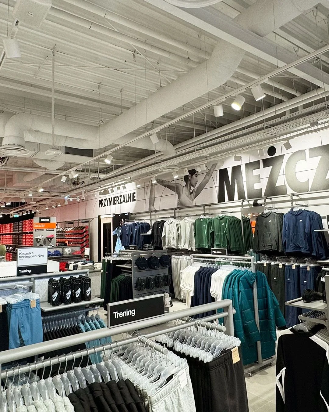 ✨𝗡𝗶𝗸𝗲 𝗶𝘀 𝗯𝗮𝗰𝗸 𝗮𝘁 𝗗𝗲𝘀𝗶𝗴𝗻𝗲𝗿 𝗢𝘂𝘁𝗹𝗲𝘁 𝗦𝗼𝘀𝗻𝗼𝘄𝗶𝗲𝗰!

🛍️After its recent renovation, Nike has reopned its newly extended store at Designer Outlet Sosnowiec. Now covering 960 sqm, customers can discover an wider selection of