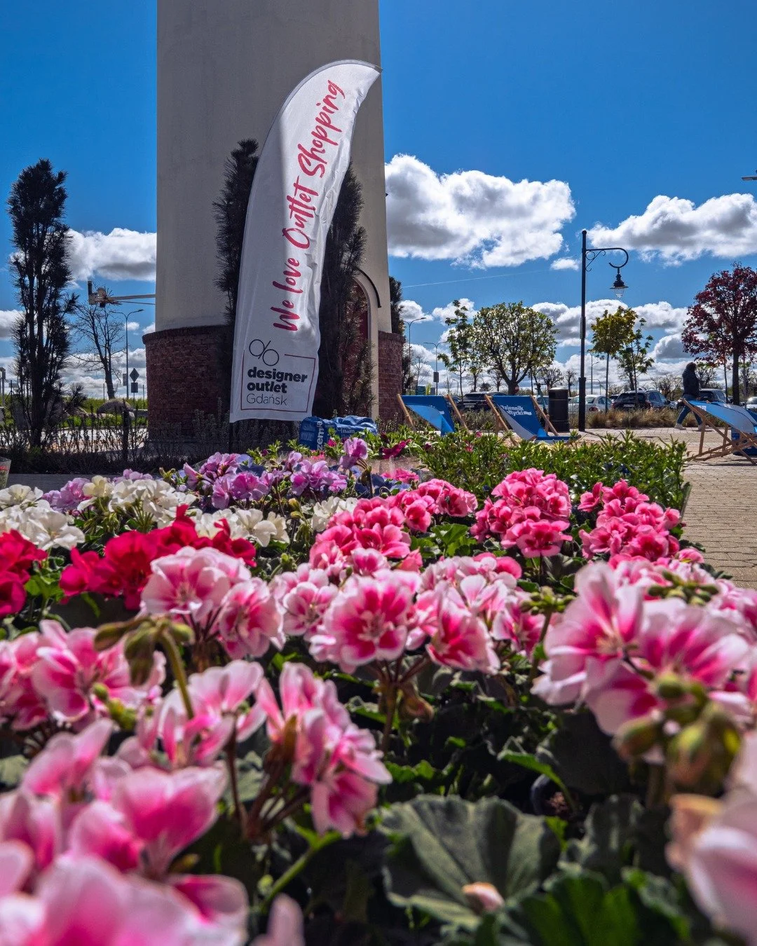 𝗥𝗲𝗮𝗹 𝗶𝗺𝗽𝗮𝗰𝘁. 𝗦𝗵𝗮𝗿𝗲𝗱 𝗿𝗲𝘀𝗽𝗼𝗻𝘀𝗶𝗯𝗶𝗹𝗶𝘆.

In 2025, the &ldquo;Seedling for Clothes&rdquo; initiative reached a record-breaking scale. Across two editions &ndash; spring and autumn/winter &ndash; held simultaneously at three Des