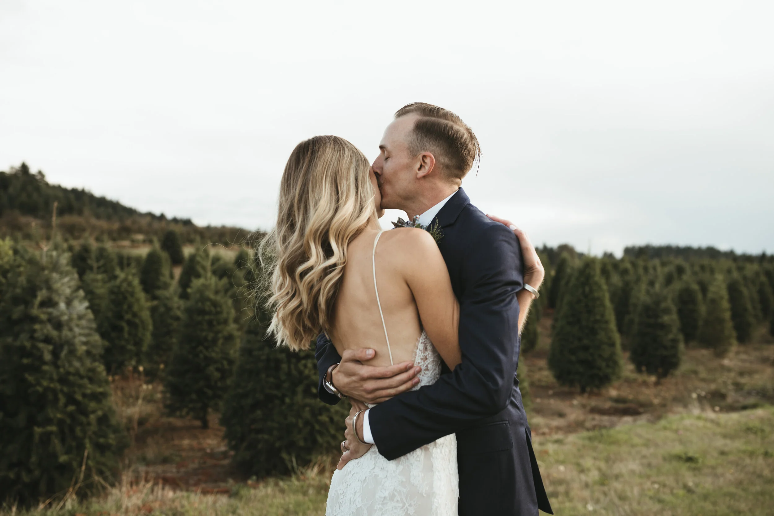 AmyTrevor_OregonFarmWedding-35.jpg