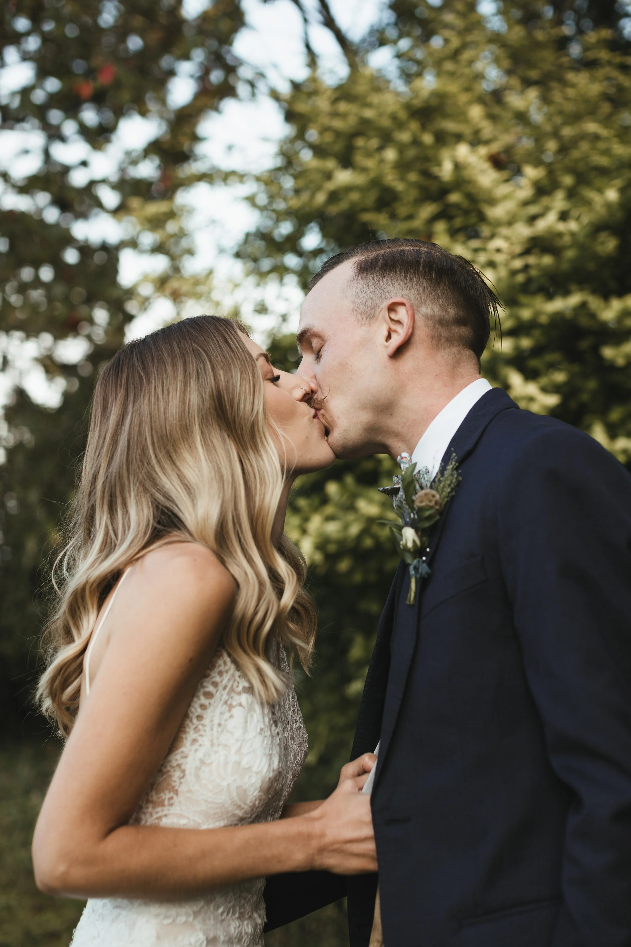 AmyTrevor_OregonFarmWedding-23.jpg