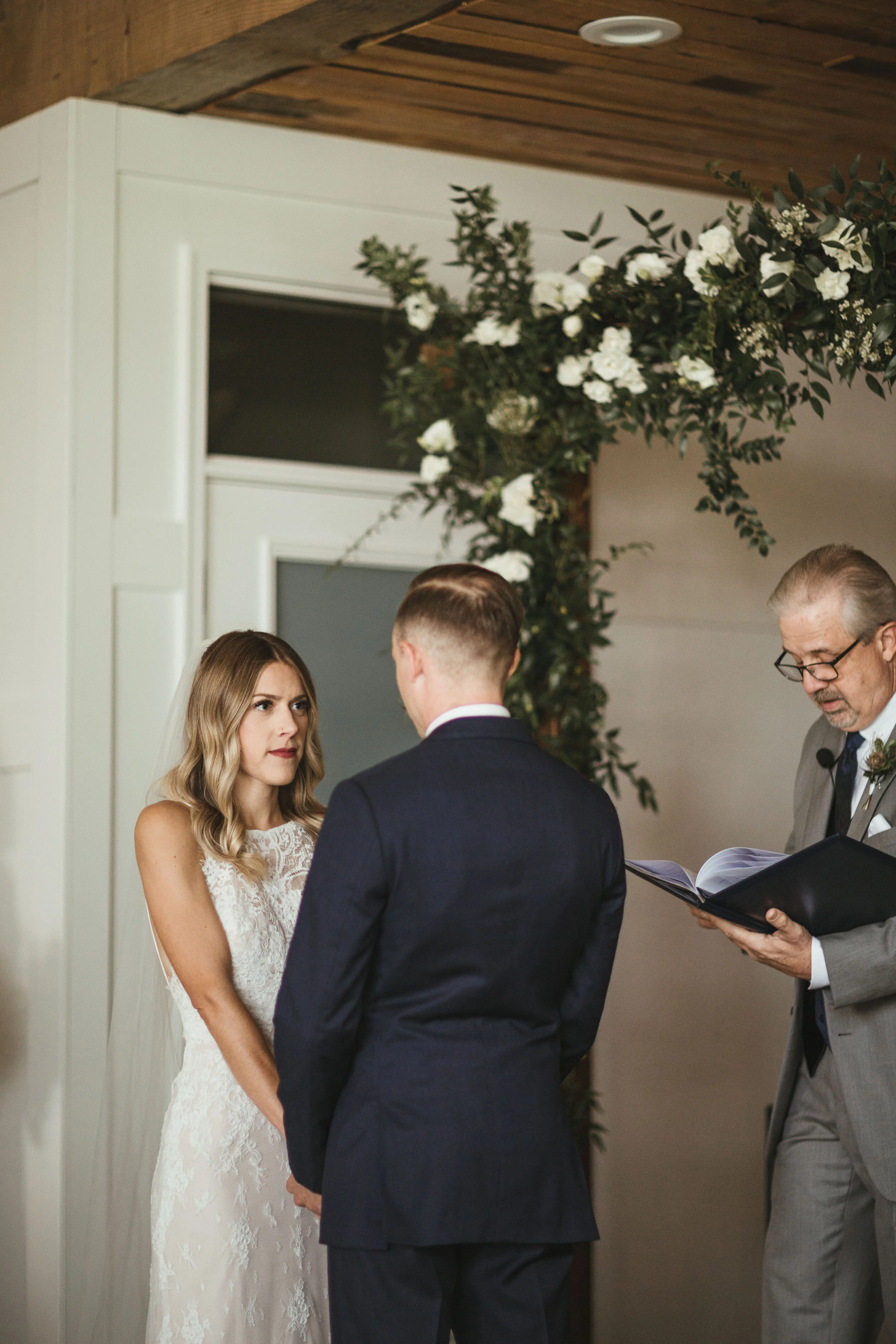 AmyTrevor_OregonFarmWedding-12.jpg