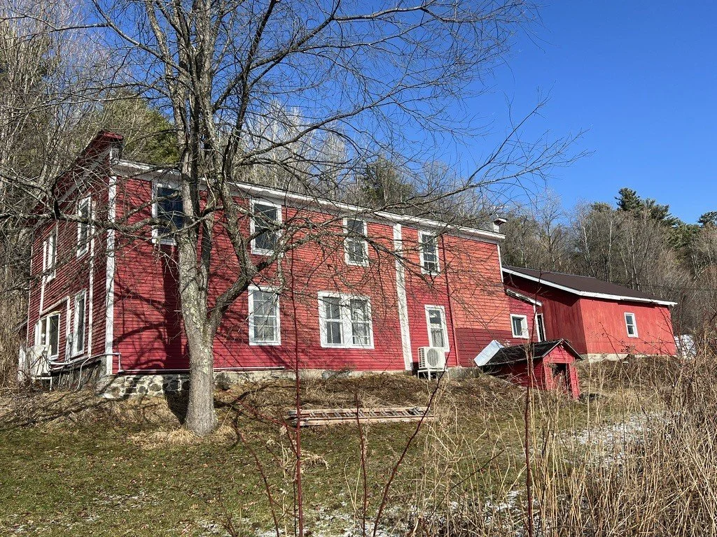 Historic 1850 Farmhouse, Moriah