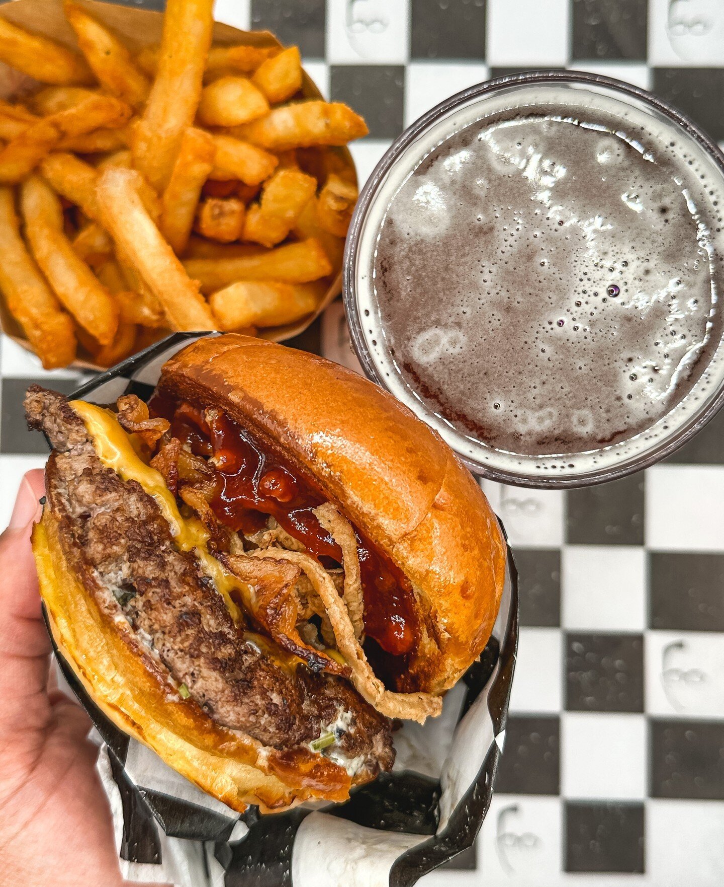 Sometimes all you need is a damn good burger&hellip;.. or all the time😎🍔