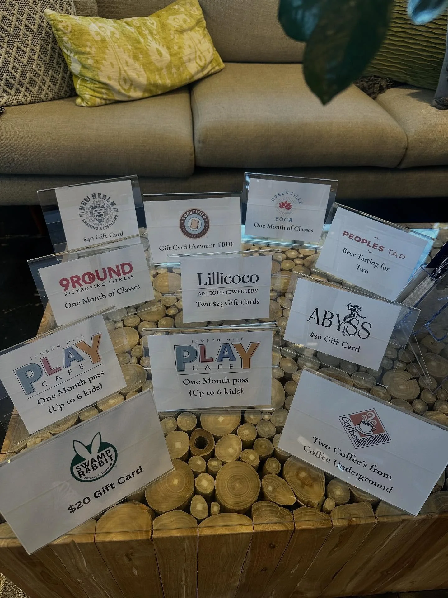 We are so grateful to our local sponsors for making tonight&rsquo;s raffle possible! 🙌 Prizes include gift cards, classes, tastings, and more. 💫 Come out, support local, and maybe take home one of these goodies! #CommunityLove #RafflePrizes #greenv