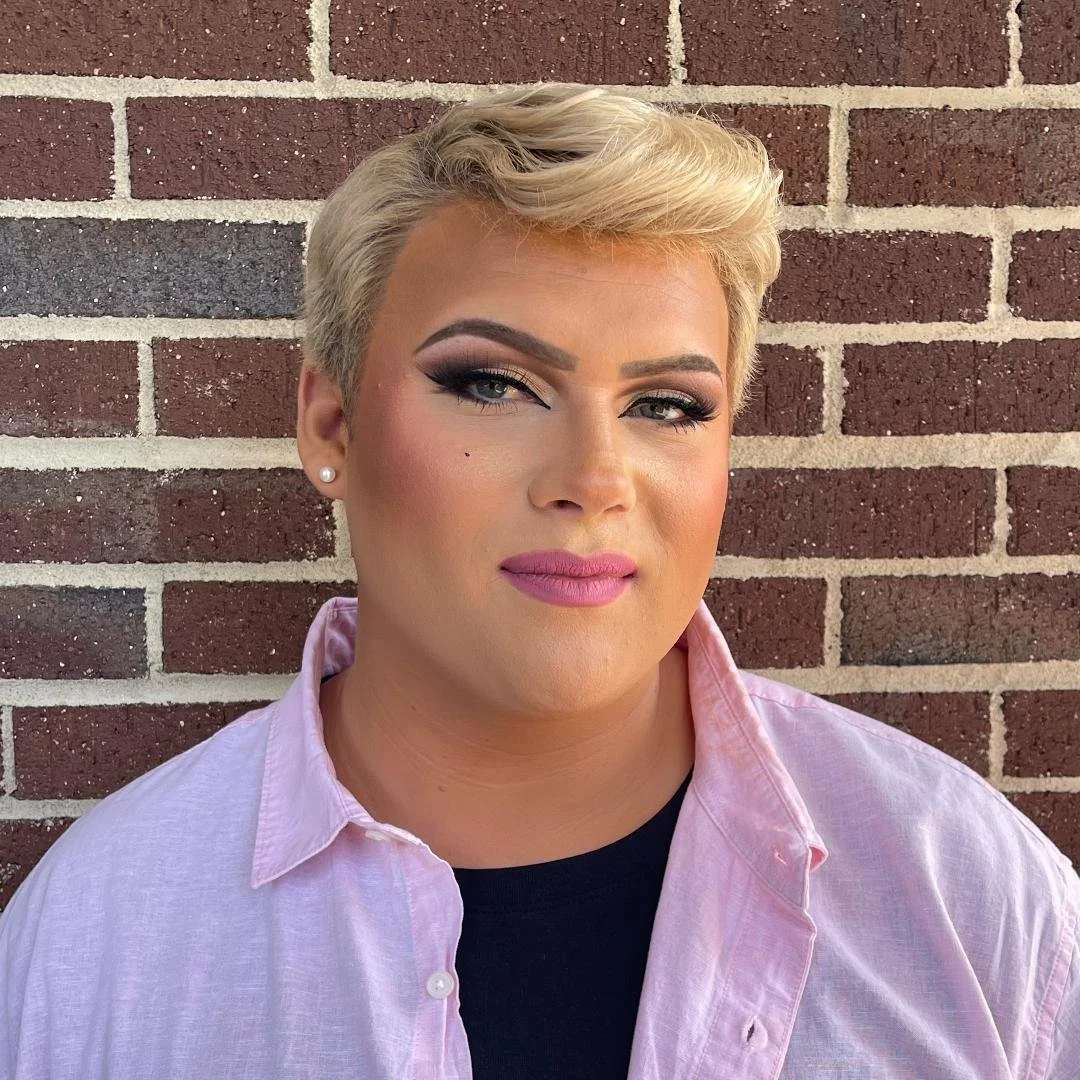 Conner Paddock, Hairstylist, Cosmetologist, Greenville SC, Upstate Stylist, GVL, Hilights, Lowlights, Hair  Color, Lived In Blonde