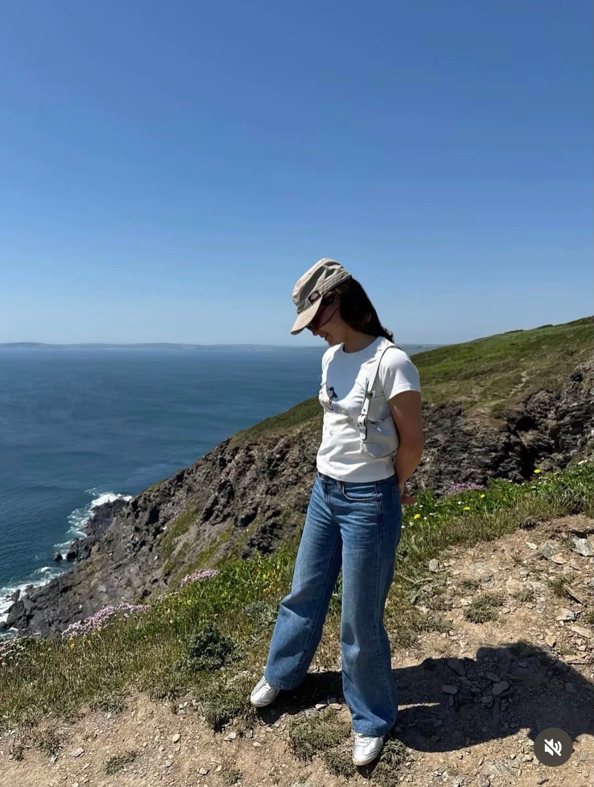 @everydayedyta wearing the lucky horse tee in ireland ⠀
⠀⠀ ⠀⠀ ⠀⠀ ⠀⠀ ⠀⠀ ⠀⠀ ⠀⠀:&uml; &middot;.&middot; &uml;:
⠀⠀ ⠀⠀ ⠀⠀ ⠀⠀ ⠀⠀ ⠀⠀ ⠀⠀ `&middot; . 𐙚