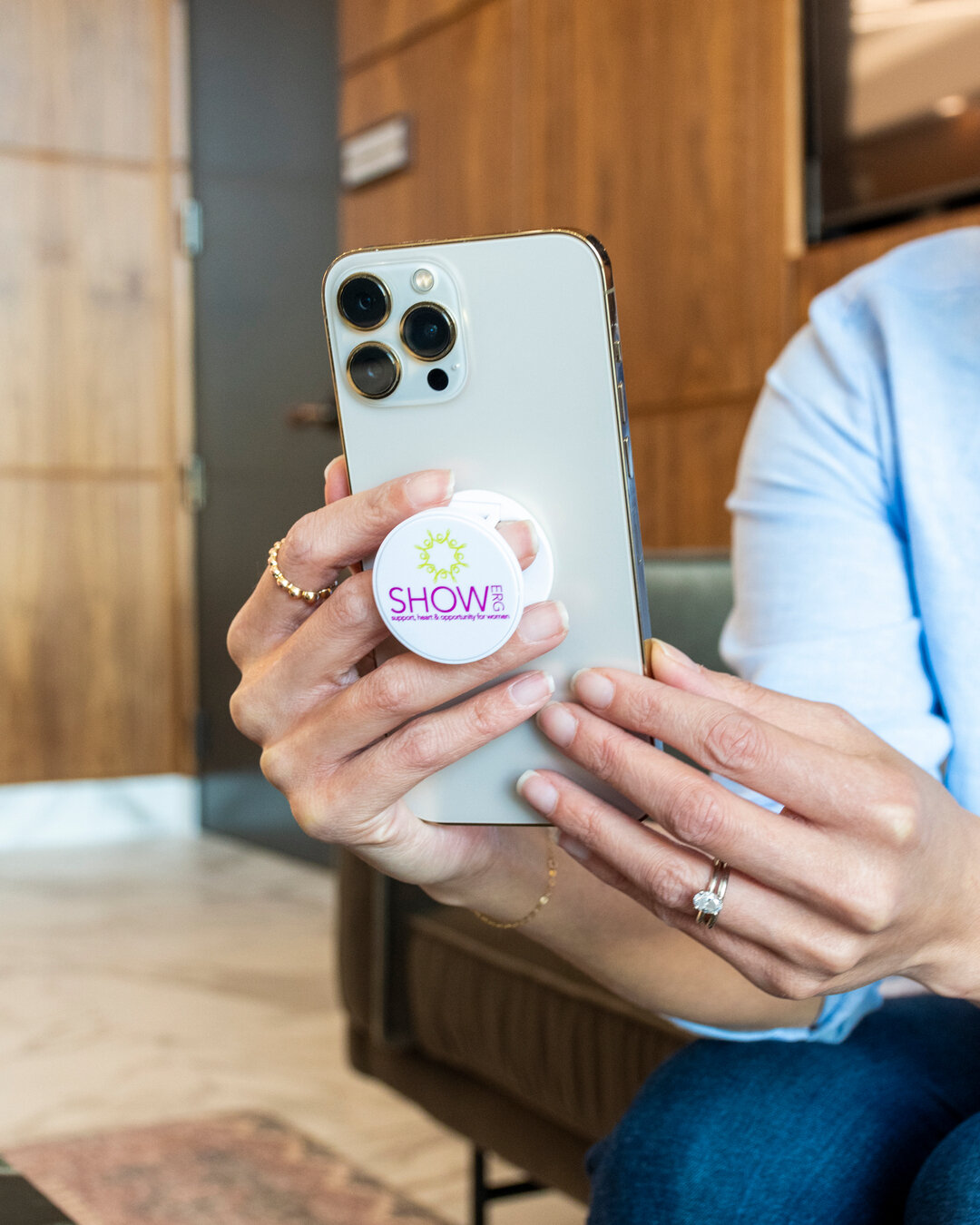 Do you need promotional items for an upcoming event? We can help you! Check out these Pop Sockets, Stickers and Webcam Covers we created and produced for @cloroxco!​​​​​​​​​
#promotionalitems #shopcartpromotions #swag #clorox #popsocket #webcamcover 