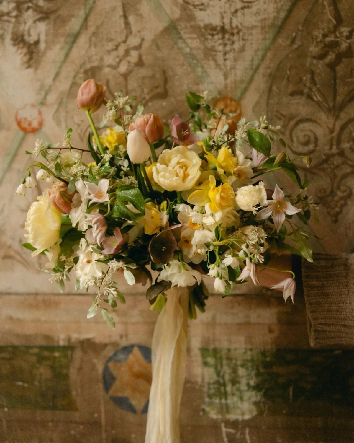 Where winter softens into spring, gathered at Bethesda. 

Photography by @serendipitystorytellers with @thecraftedspace 

#springweddings #bethesda #underthefloralspell #floralstyling #hudsonvalleyflorist