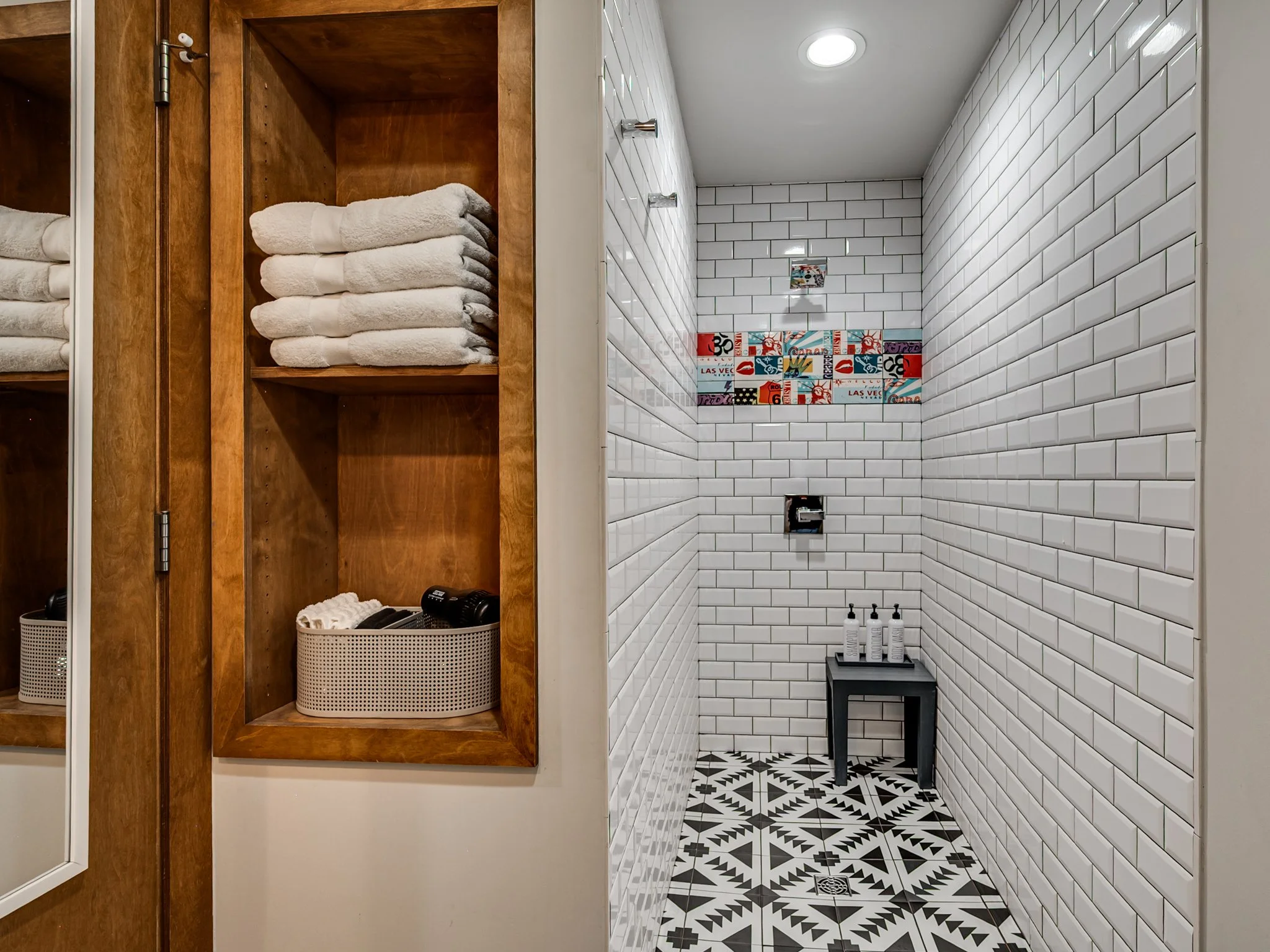 425 E Lake Dr-17.jpg