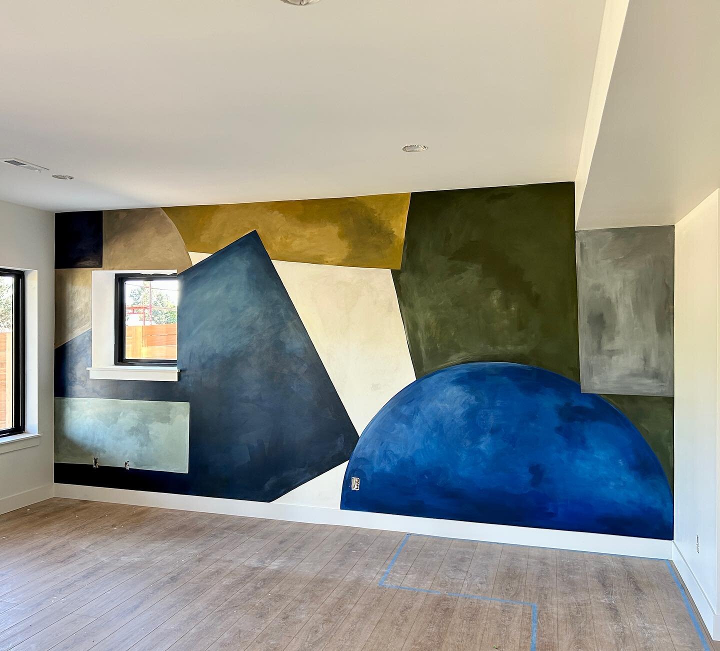 3/3 Murals - A basement ready for entertaining 💃