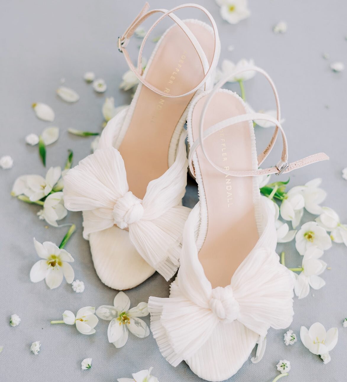 The prettiest bridal shoes for your Tuesday morning feed 🤍