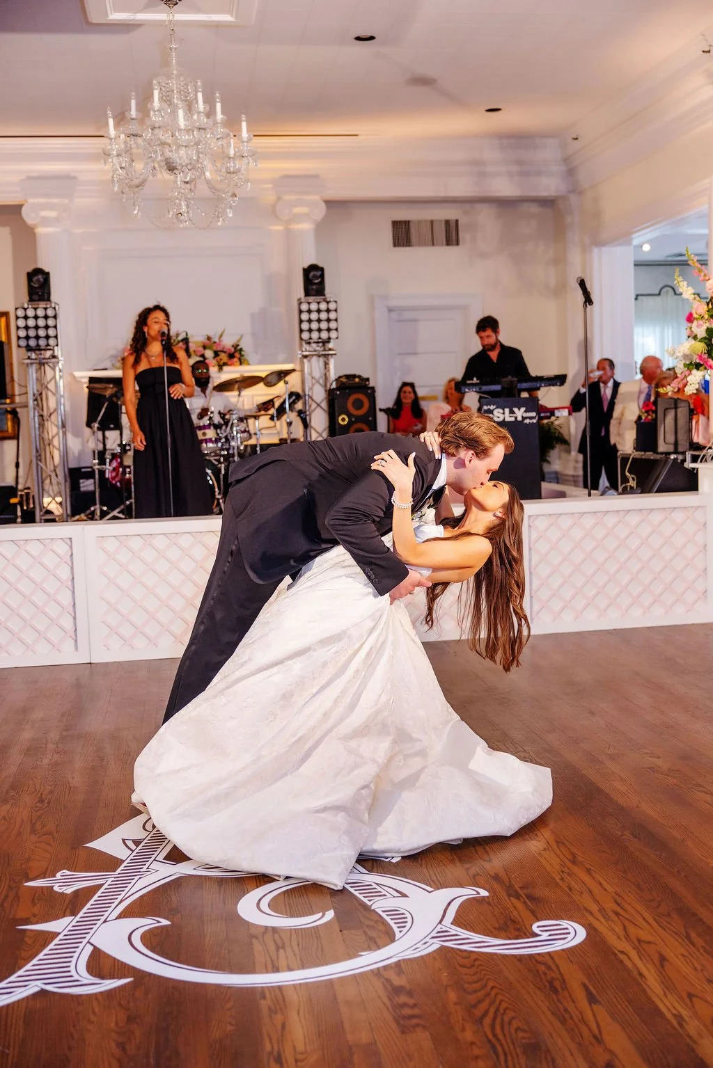 7_11_25_Rueve_Wedding_675.jpg