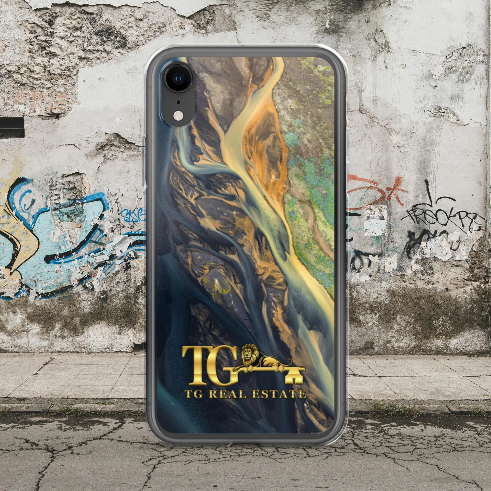clear-case-for-iphone-iphone-xr-case-on-phone-64554cacdc617.jpg