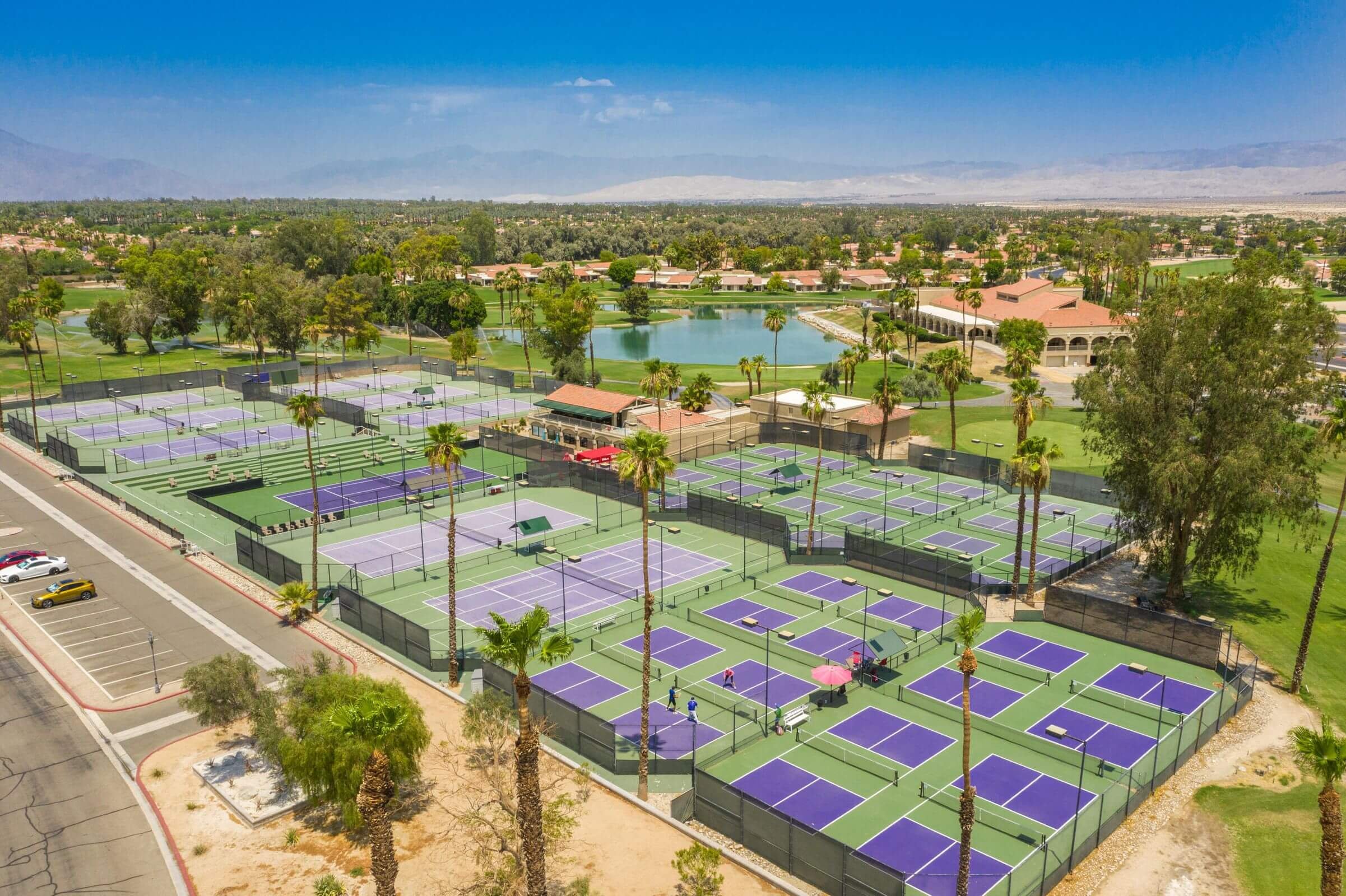 Palm Desert Resort Country Club Community