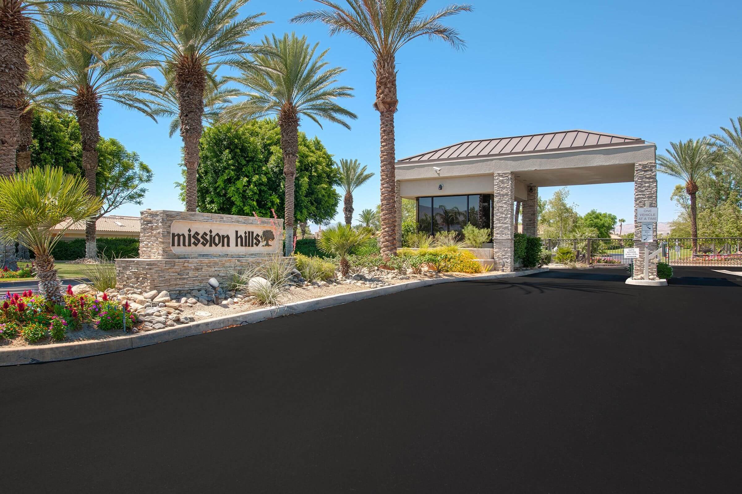 Mission Hills Country Club Entrance