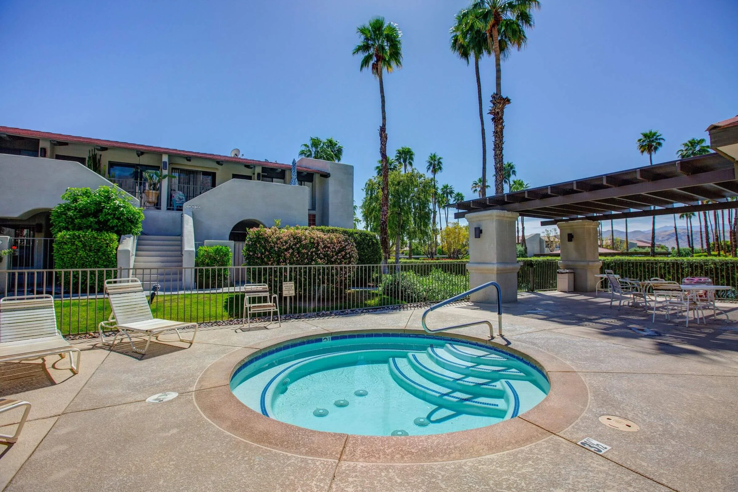 Casa Verde Community Spa