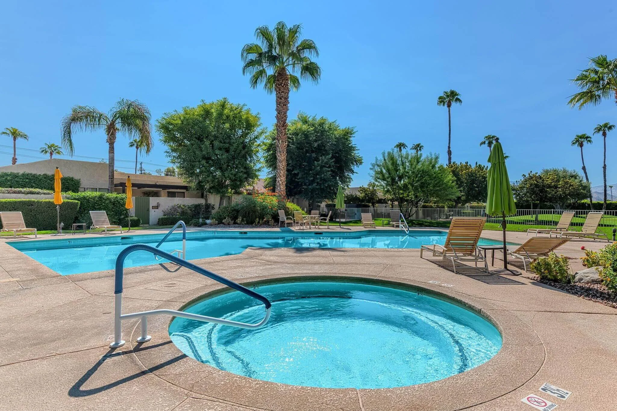Palm Regency Neighborhood