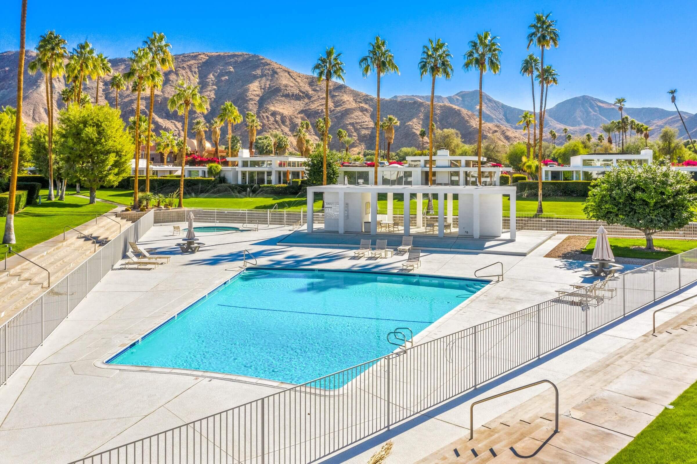 Kings Point Palm Springs Community Pool