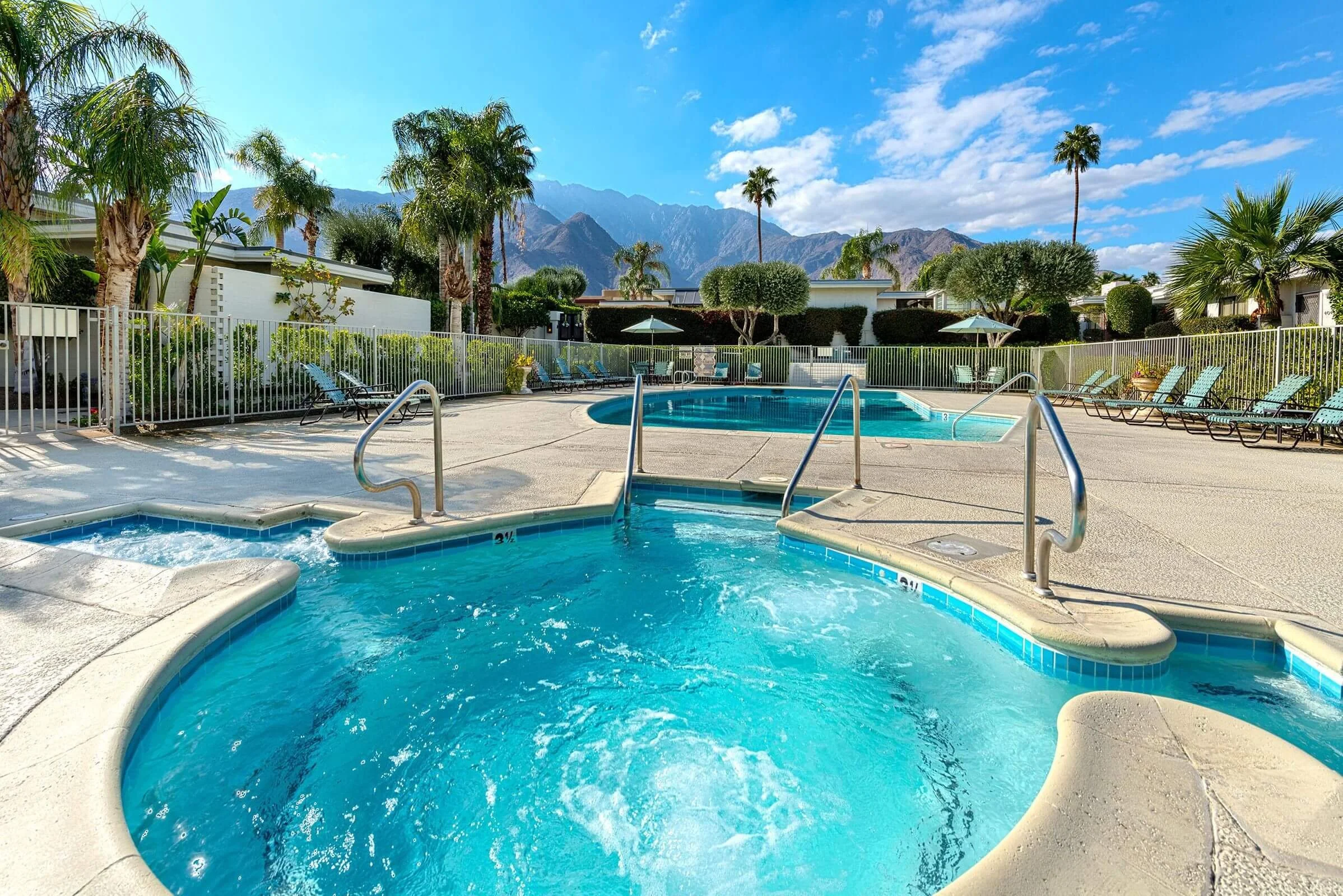 Club Condominiums Views