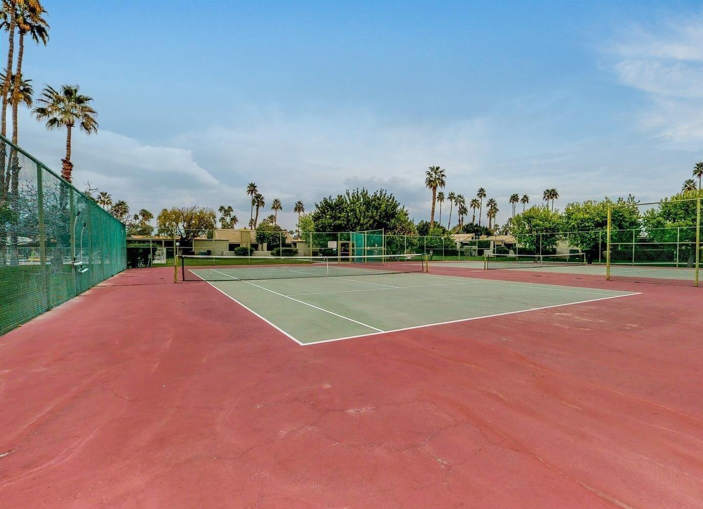 Saddlerock Gardens Tennis Courts