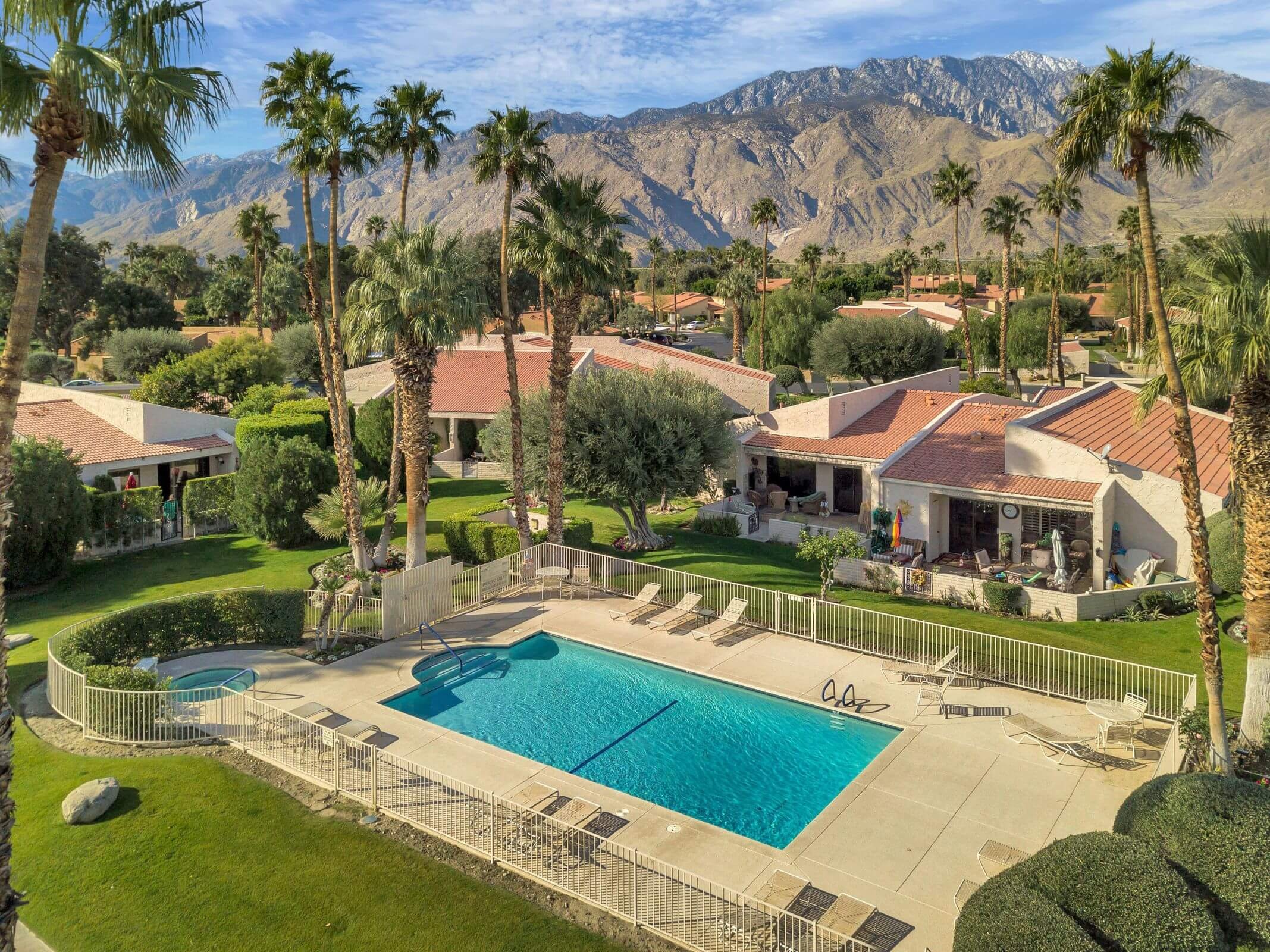 Palm Springs Country Club Community