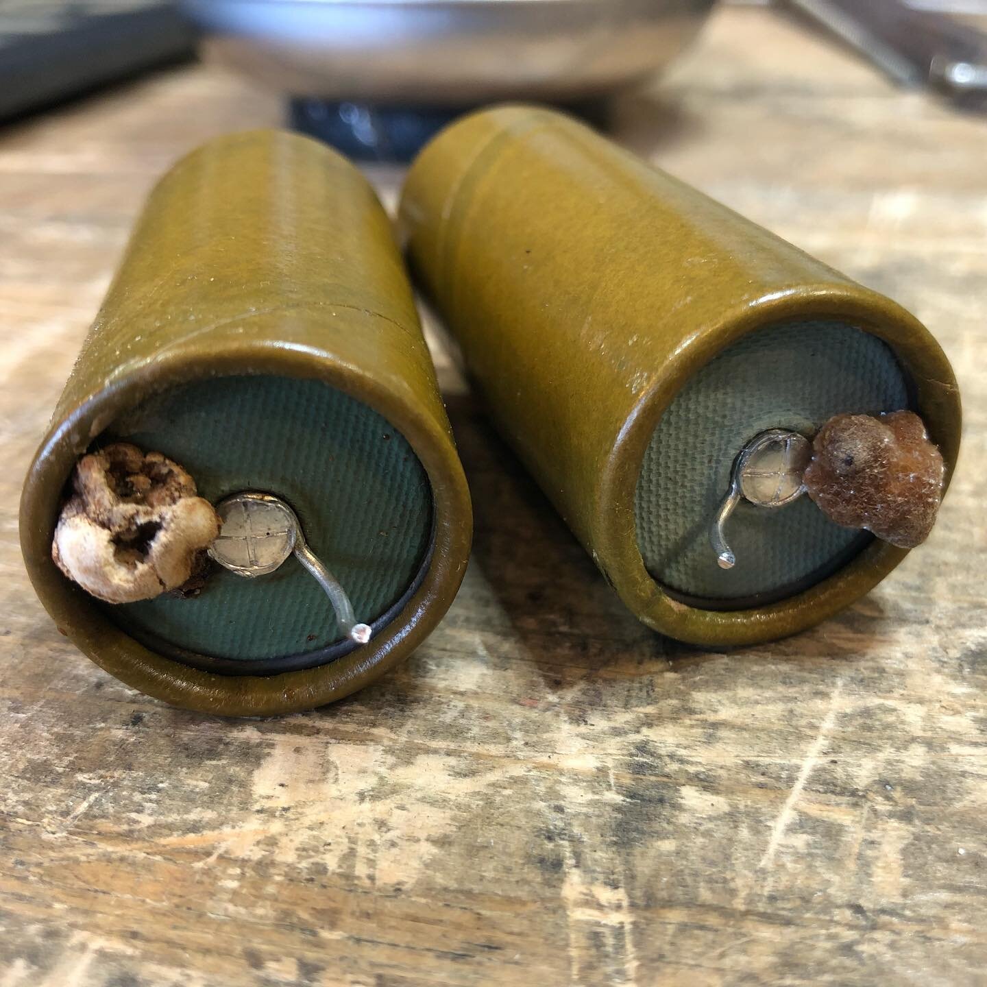 It&rsquo;s amazing that I still see Fender amps from the 60s and early 70s with the original filter capacitors. These are obviously very bad. #bigcrunch #baltimore #amprepair #tubeamp #vintagefender #fender