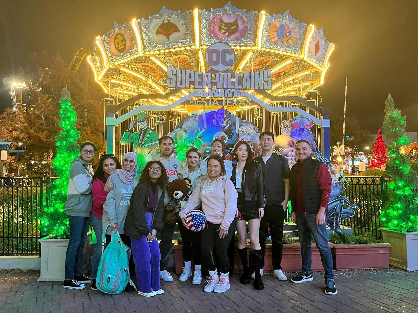 🎢SIX FLAGS FIESTA TEXAS🎢
Last Saturday, HOFT students went to Six Flags and had such a great time!
We enjoyed almost all the rides from day to night🎡
#HOFT #ESL #Austin #Sixflags #sixflagsfiestatexas #texas