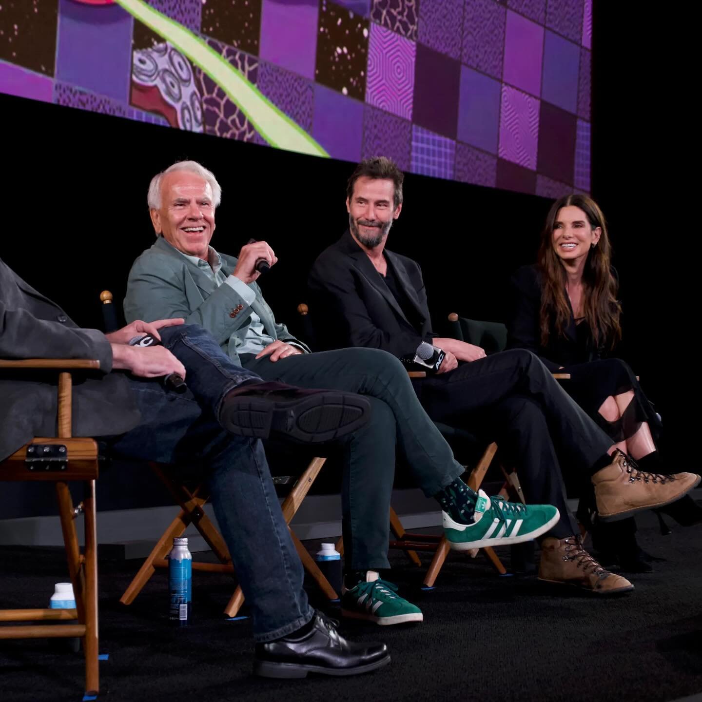 THE TIMING! Did you see Keanu Reeves, Sandra Bullock and director Jan de Bont reunited in Los Angeles this week for a special 30th anniversary screening of &ldquo;Speed&rdquo;? A huge congratulations to our friend Kris from @50mphpod, who was the - a
