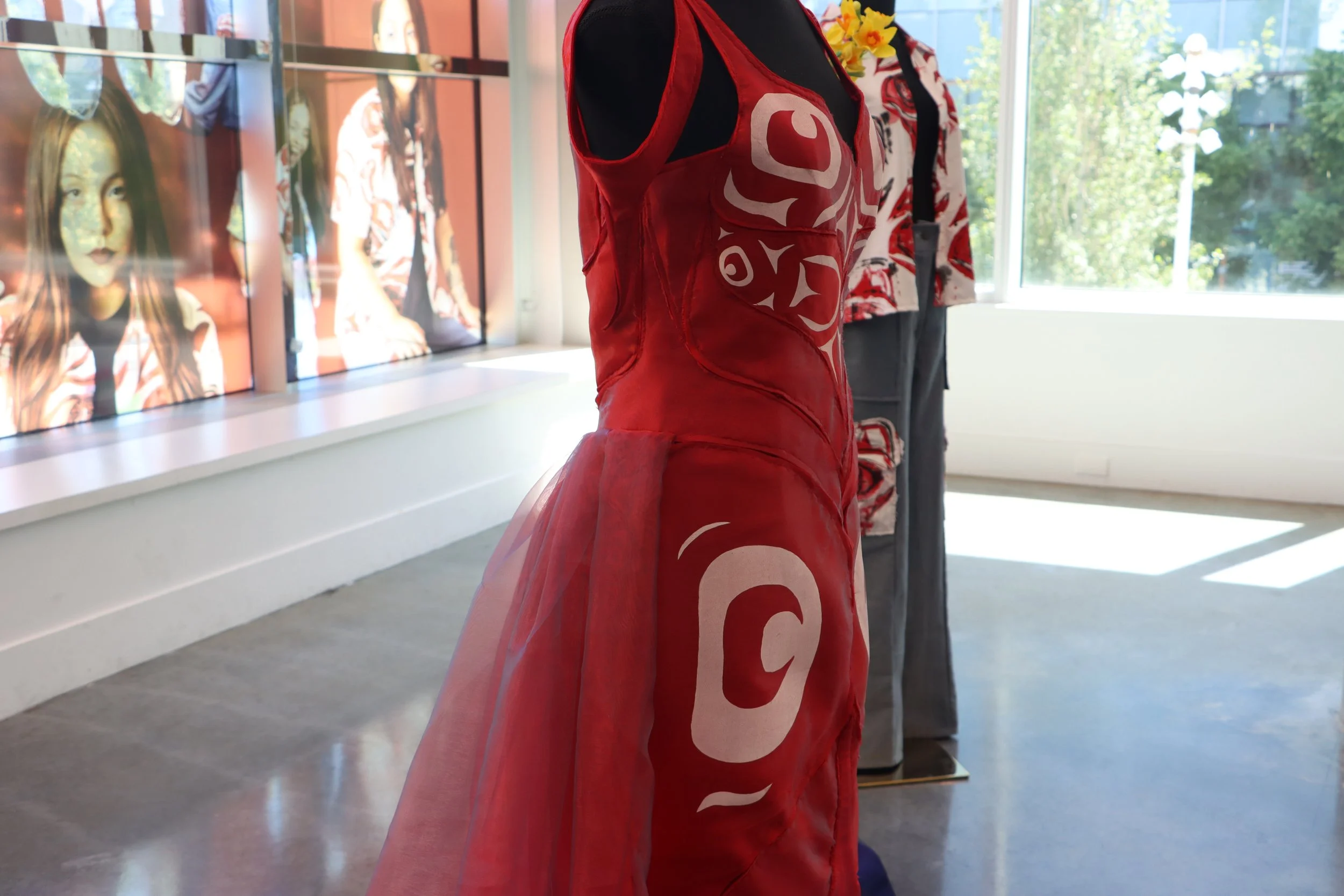 Hummingbird / Daughter / Ascendant dress, grad show installation. 2024. 