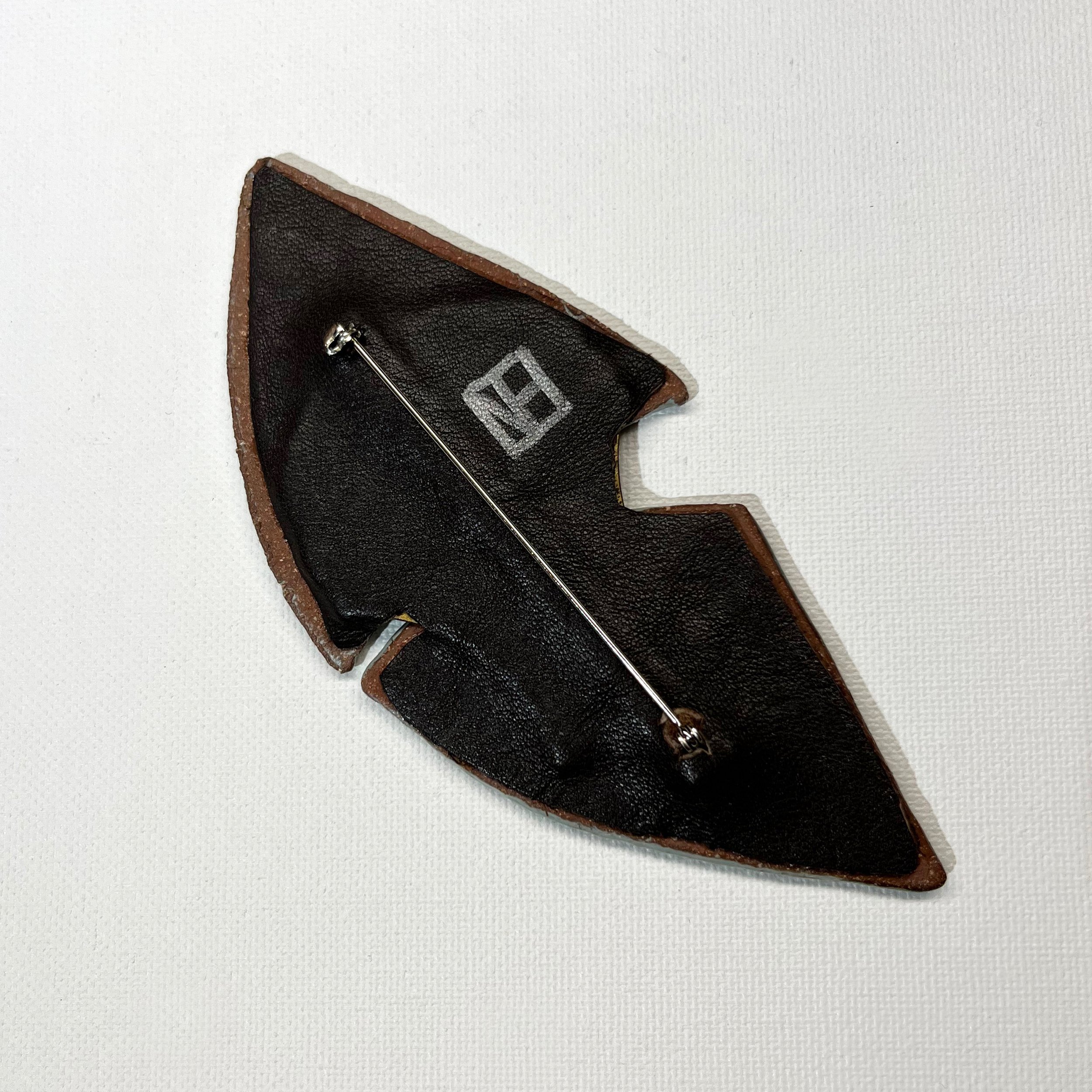 DiscoveryPin_Back.jpg