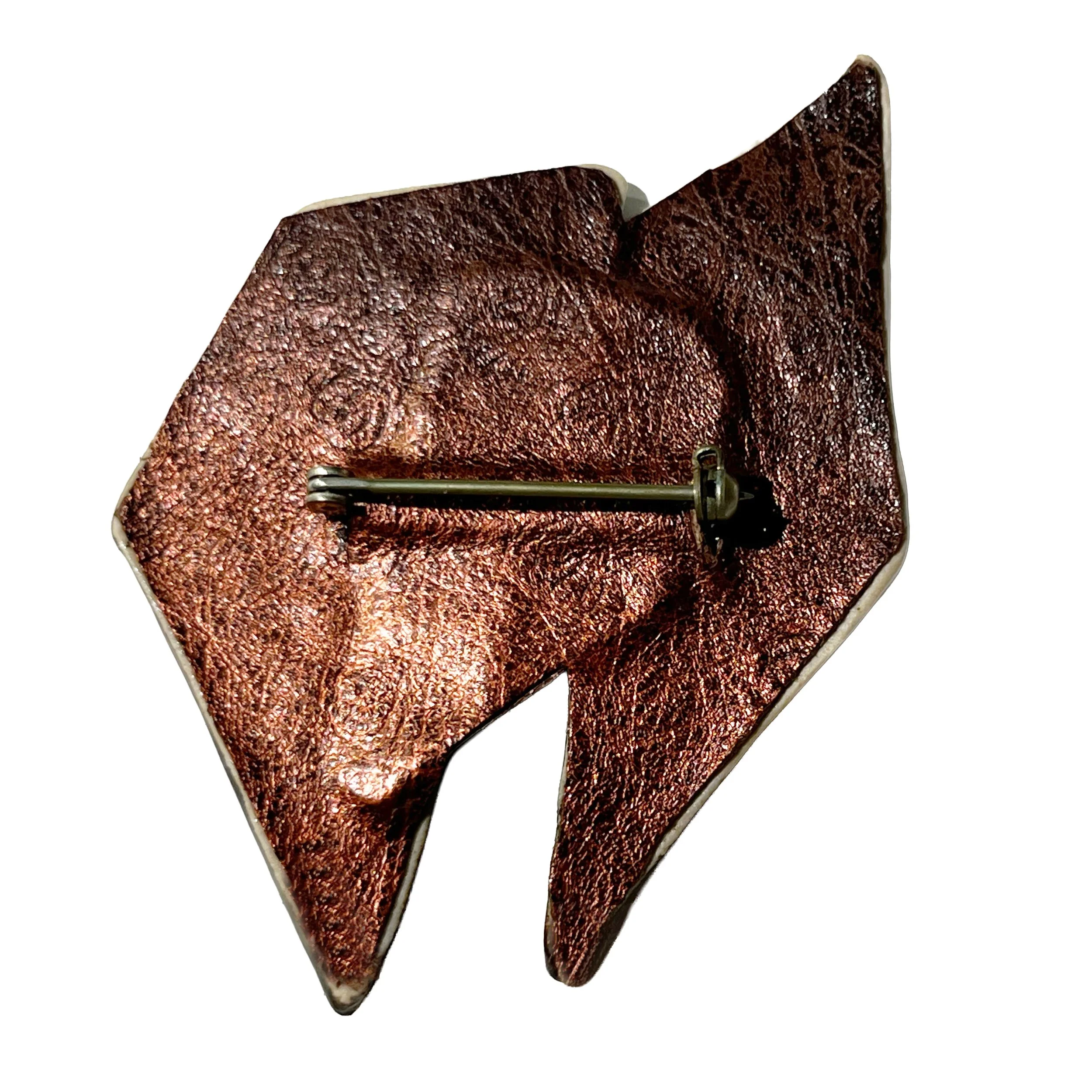 Fissure_Pin_back.jpg