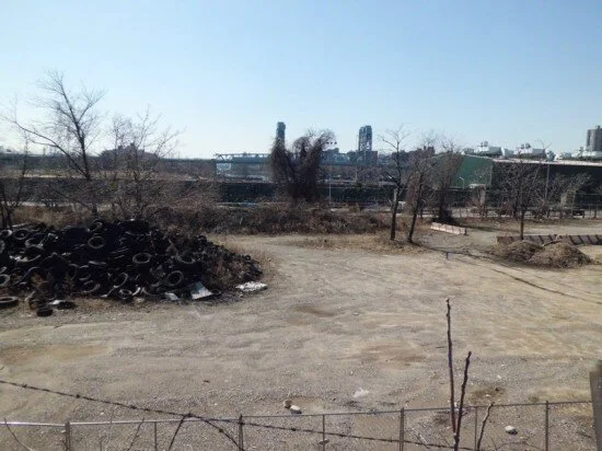 Community Board Questions Fresh Direct Deal</a>