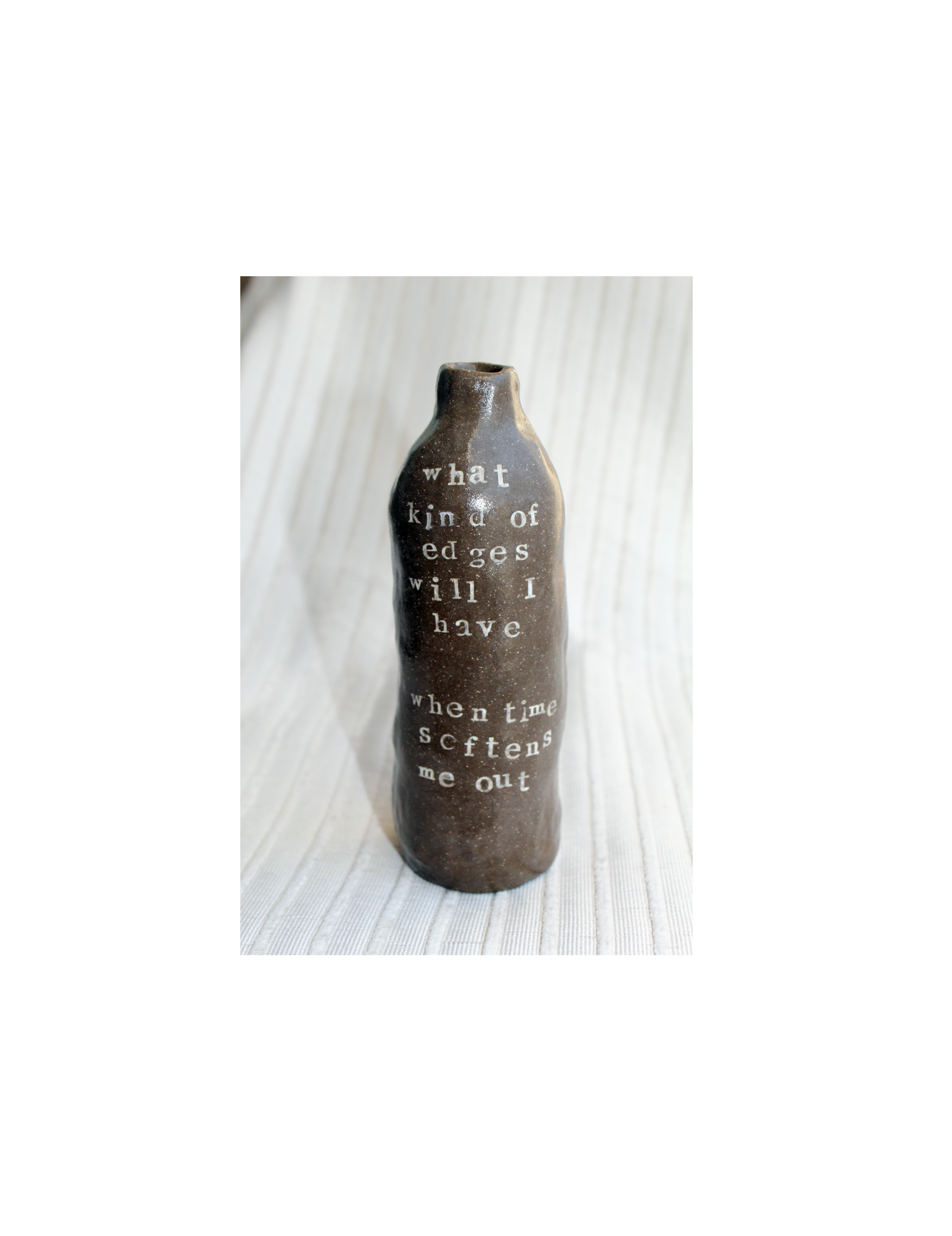 edges vase front view print.png