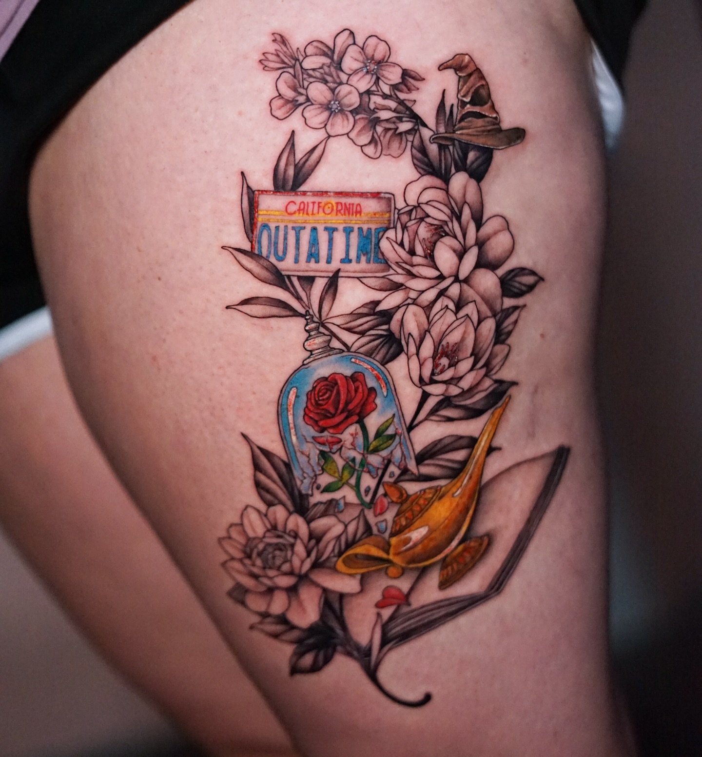 A nice floral movie inspired leg tattoo for Ann! Thanks for the freedom to bring you ideas to life! 

#hearttpa #tampaheights #tampatattooartist #tampatattoos #tattooartist #tattoo #legtattoo #movie #backtothefuture #harrypotter #beautyandthebeast #a