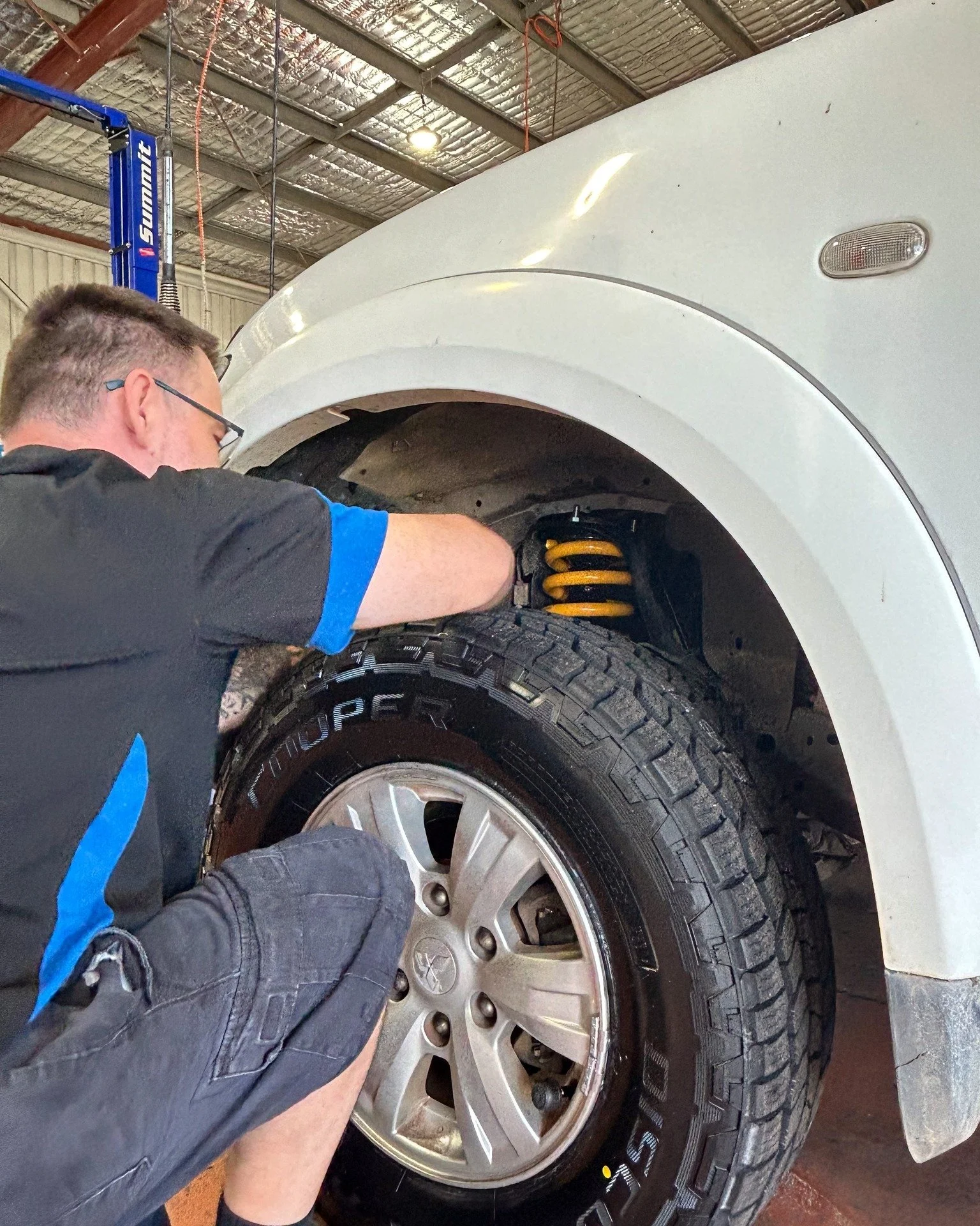 DTE Mechanics upgraded the suspension for this 2013 Mitsubishi Triton. 

There are many reasons people upgrade the suspension on their 4x4's, some of which include; increased load carrying capability, improved off-road capability and enhanced ride co