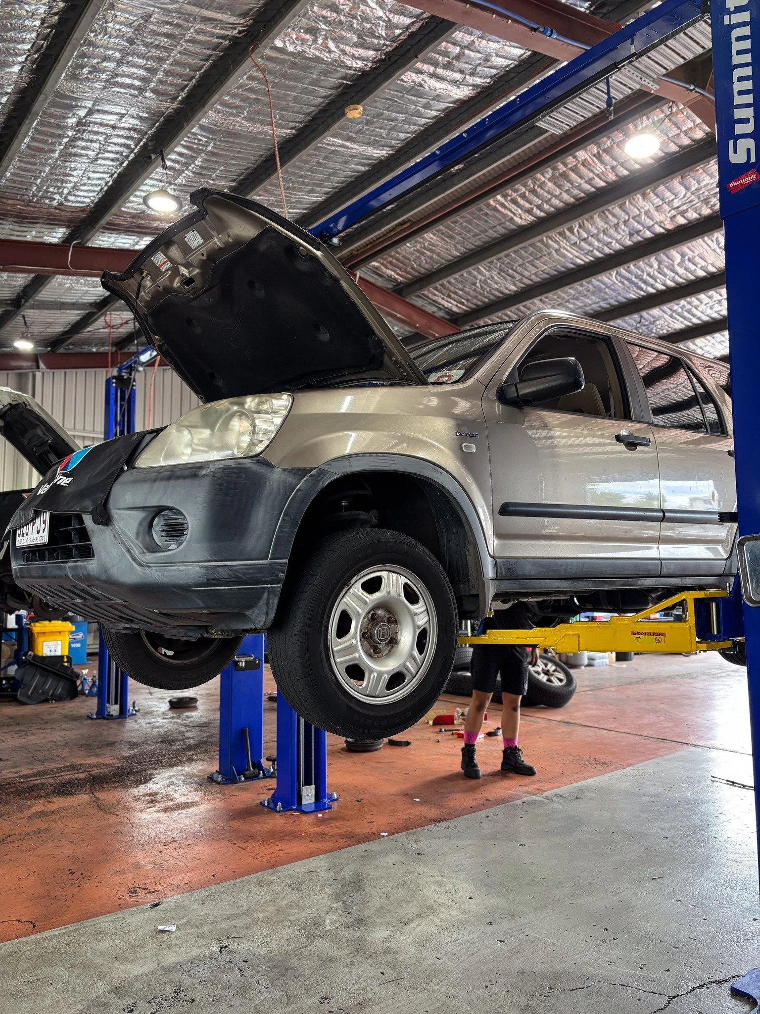 This 2005 Honda CR-V Wagon came into the DTE workshop for a service to keep it running smoothly and safely on the road. 

This service includes fresh engine oil and oil filter, inspection and replacement of air and cabin filters, brake check, fluid t