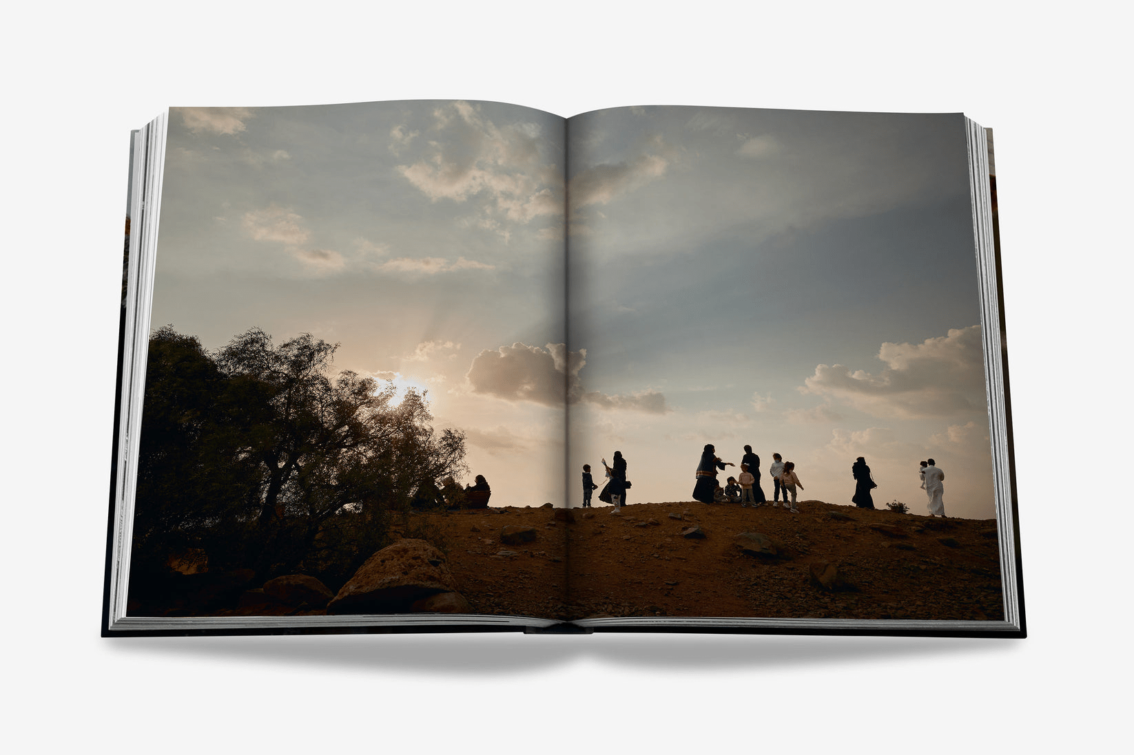 Saudi-Arabia-Flower-Men-Spread_09.png