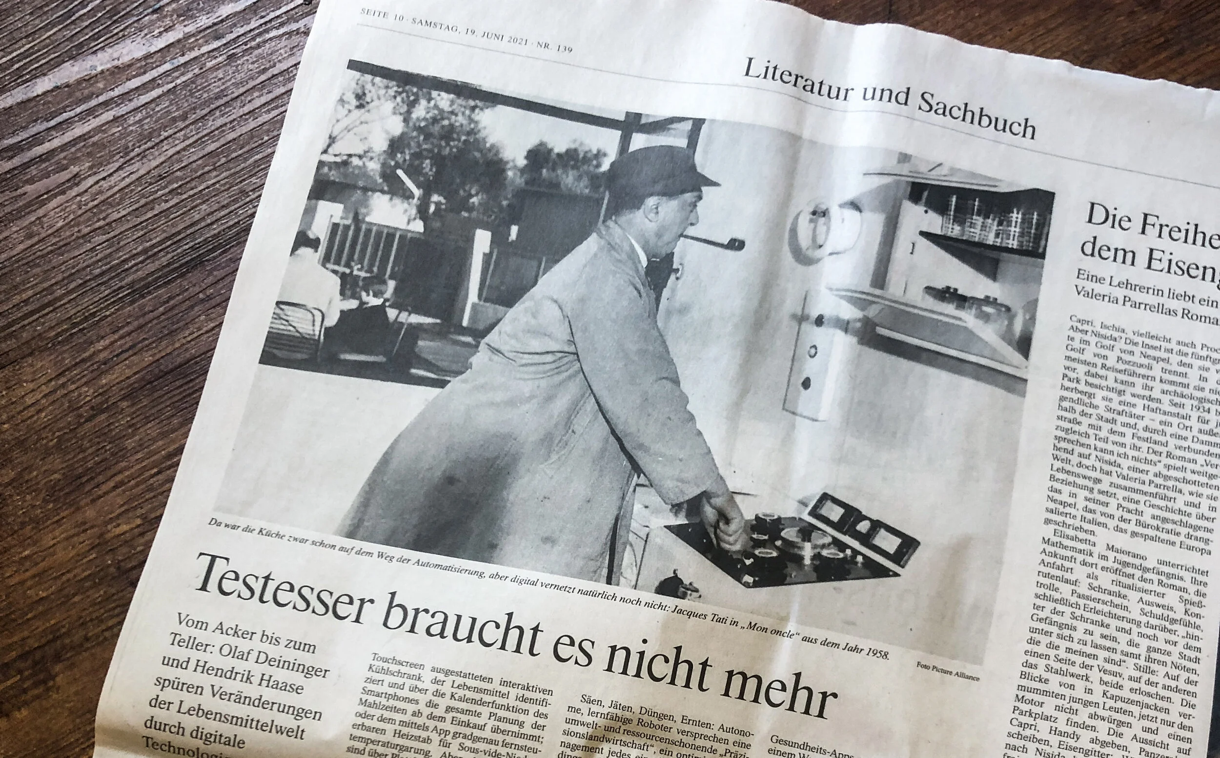 „Umfassend, gründlich und eingängig“ - Rezension in der FAZ
