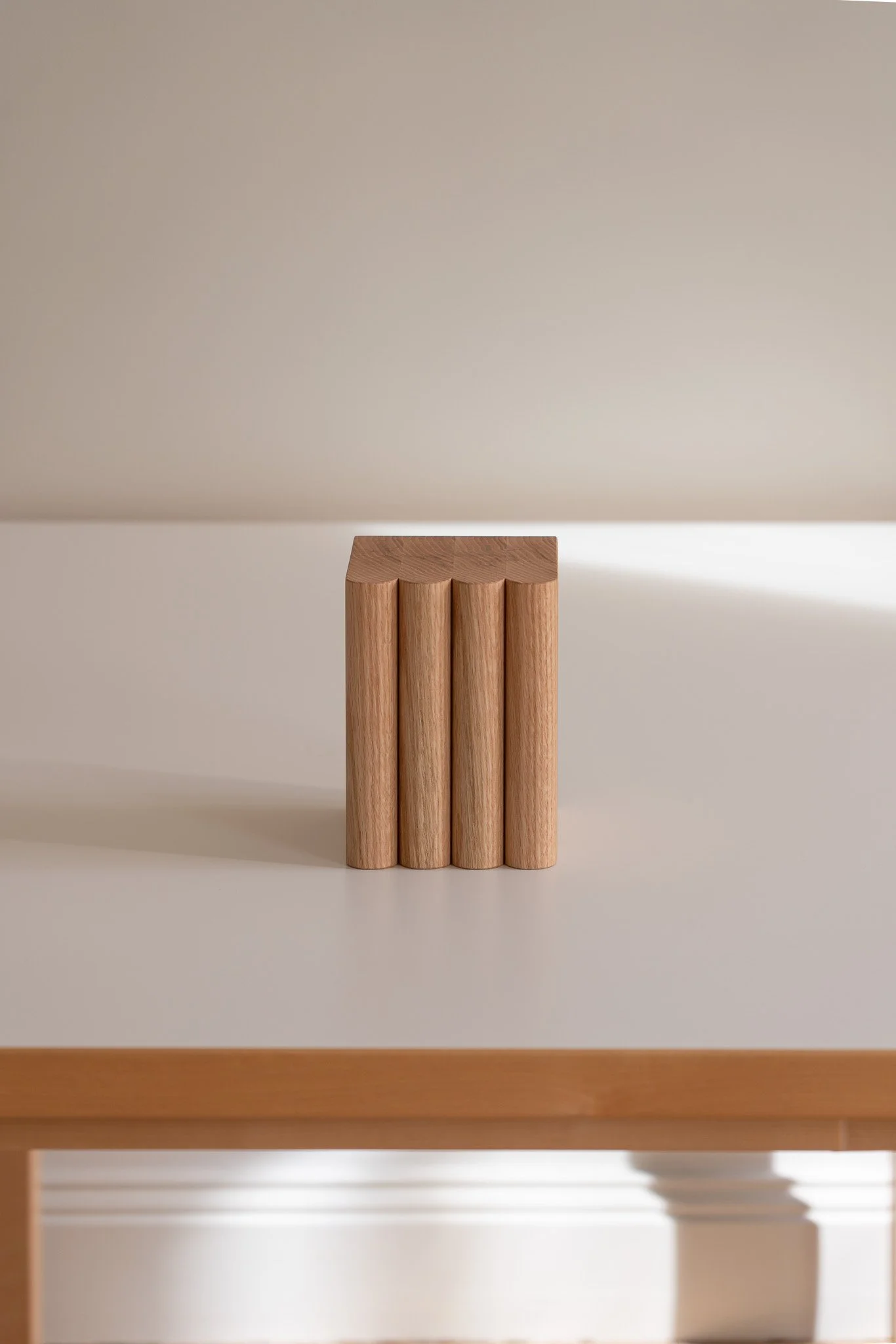 kunsik-railshelf-layerbookend-1.jpg