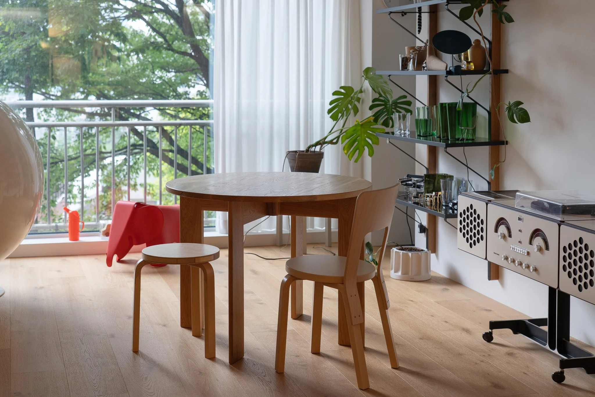 kunsik-malmotable-960mm-11.jpg