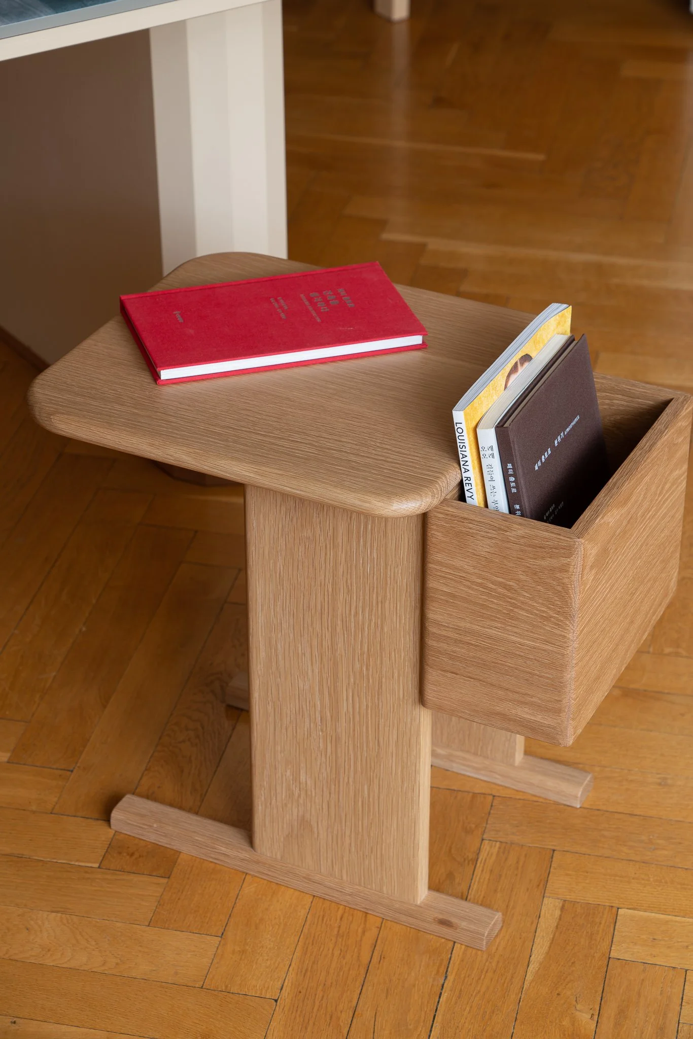 Kunsik-Billytable-34.jpg